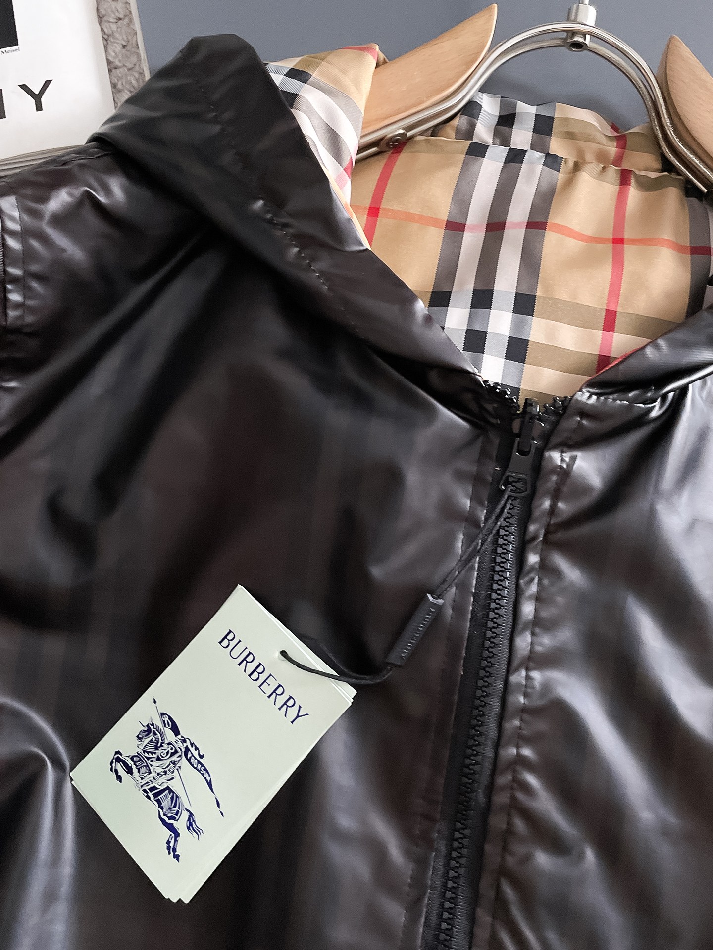 Burberry 巴宝莉 提前发售 2026ss开春新款男士双面穿夹克外套 三标齐全高端版本 带隐藏帽