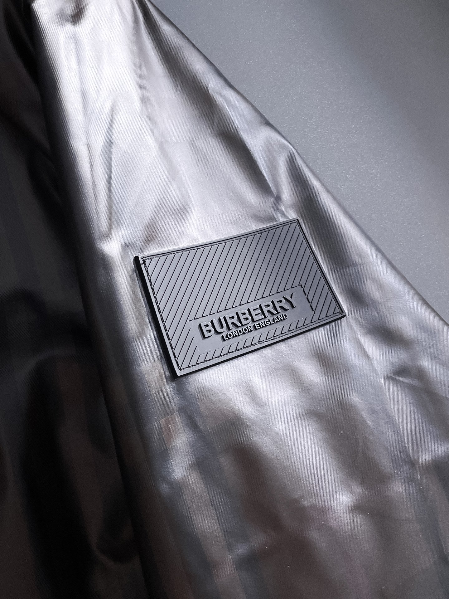 Burberry 巴宝莉 提前发售 2026ss开春新款男士双面穿夹克外套 三标齐全高端版本 带隐藏帽