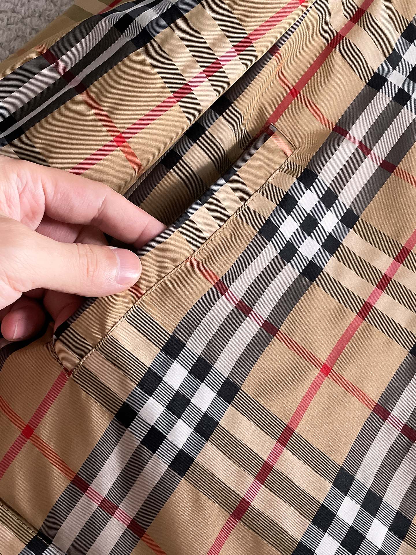 Burberry 巴宝莉 提前发售 2026ss开春新款男士双面穿夹克外套 三标齐全高端版本 带隐藏帽