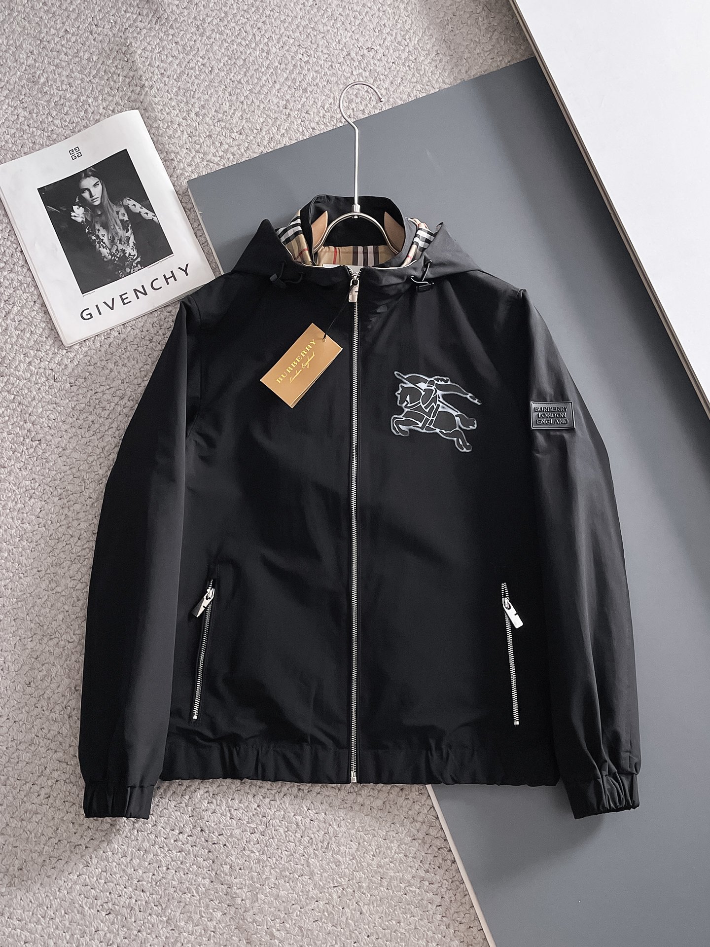 Burberry 巴宝莉 提前发售 2026ss开春新款男士夹克外套 三标齐全高端版本 带隐藏帽