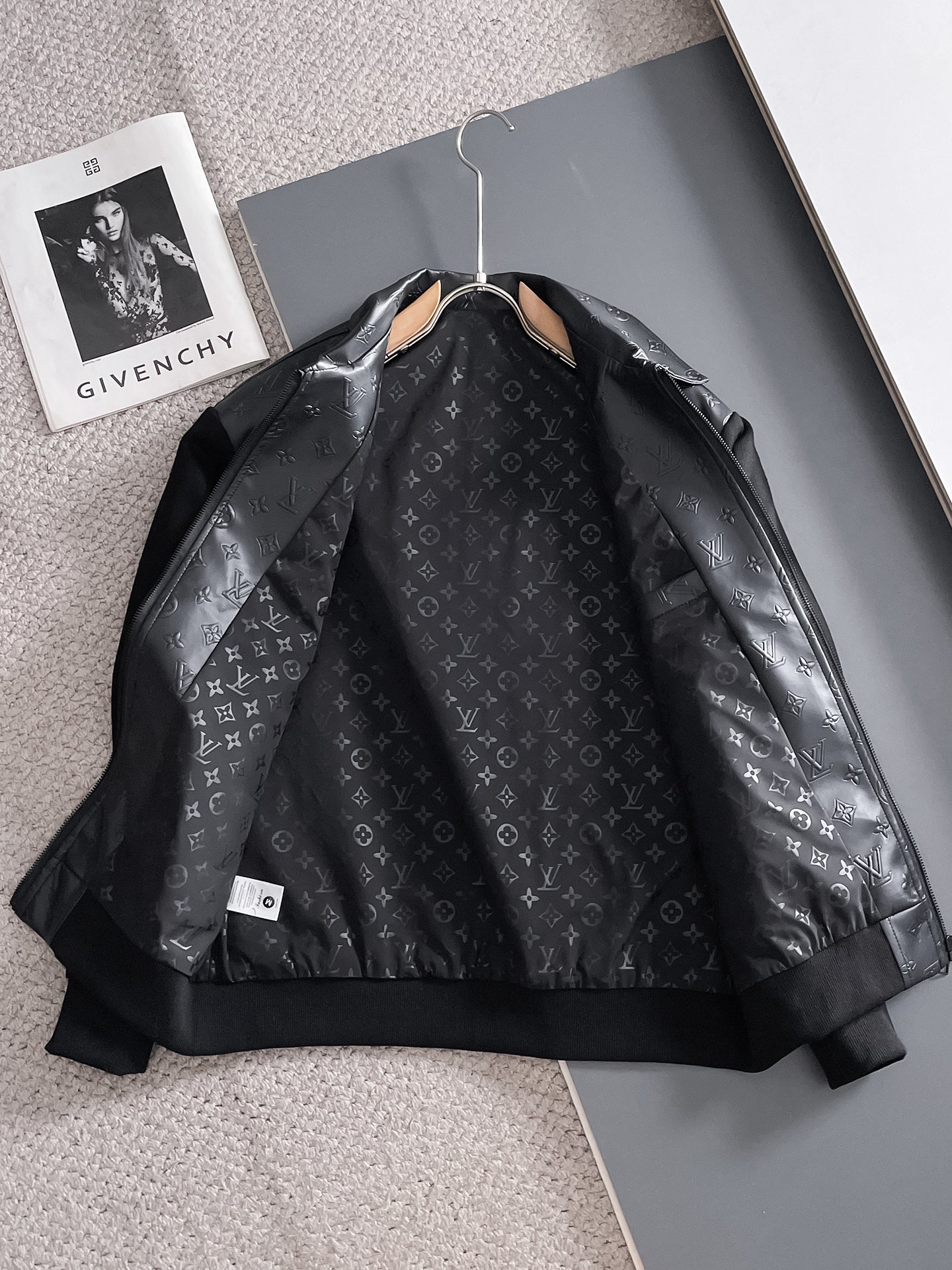 Louis Vuitton LV（高端品质）2026早春新品 休闲皮衣夹克外套 进口 科技面料 上身舒适透气