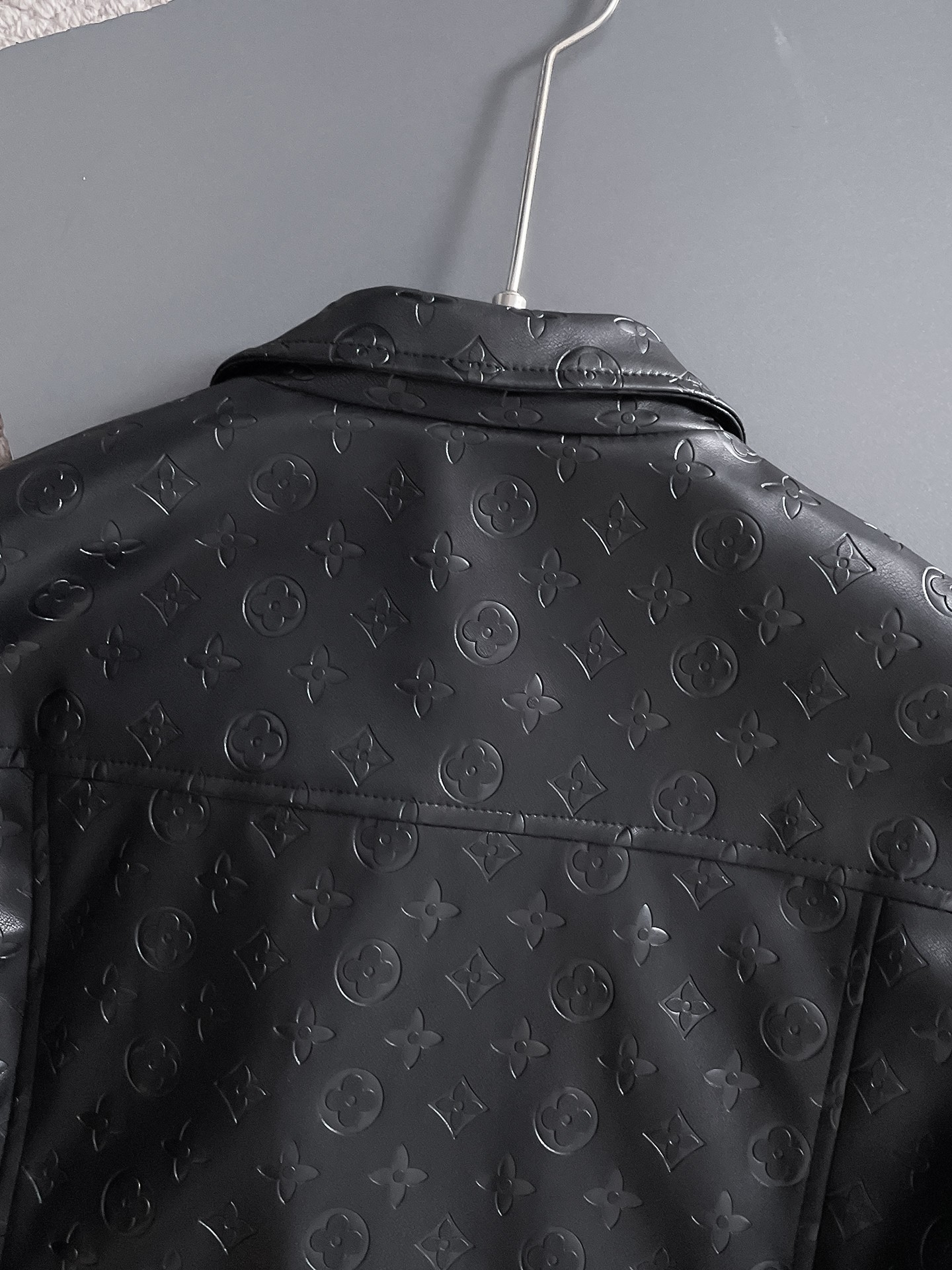 Louis Vuitton LV（高端品质）2026早春新品 休闲皮衣夹克外套 进口 科技面料 上身舒适透气