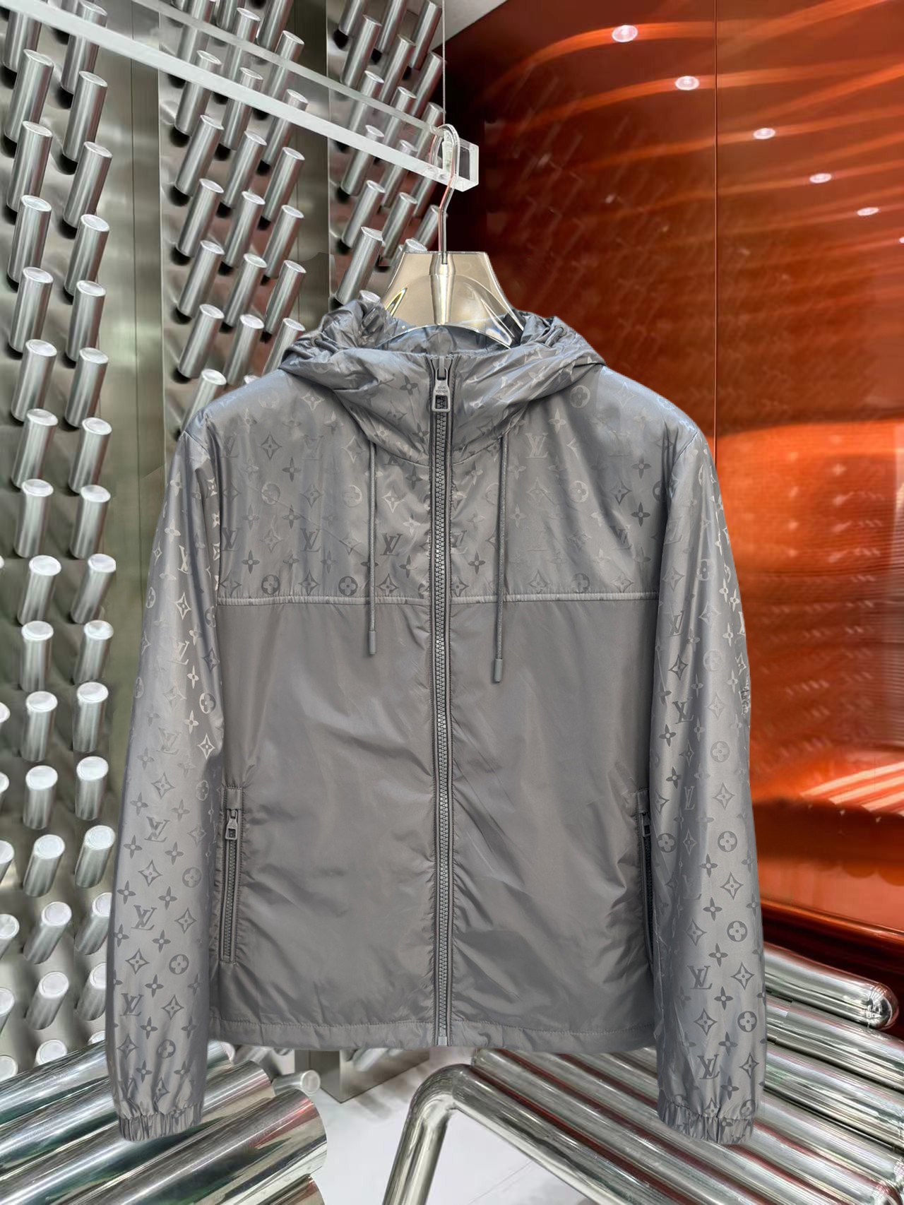 NO:774866,LV 2026 spring and winter new jacket. Original 1:1 customized hardware accessories. All imported original customization. Welcome to compare at the counter. Super soft, super heavy fabric, perfect workmanship. Pay attention to the fabric and super comfortable. Exclusive model. Non-market goods. Same size for men and women, M to XXXL, Louis Vuitton, jackets & coats,19860909LV 2026春冬新款夹克 原版1:1订制五金配件全进口原版定制 欢迎专柜对比 超柔软 超级重面料做工杠杠的版型完美 注意面料超舒服 独家款 非市场货 男女同款尺码M一XXXL,,louis vuitton,jackets & coats,,Men's clothing