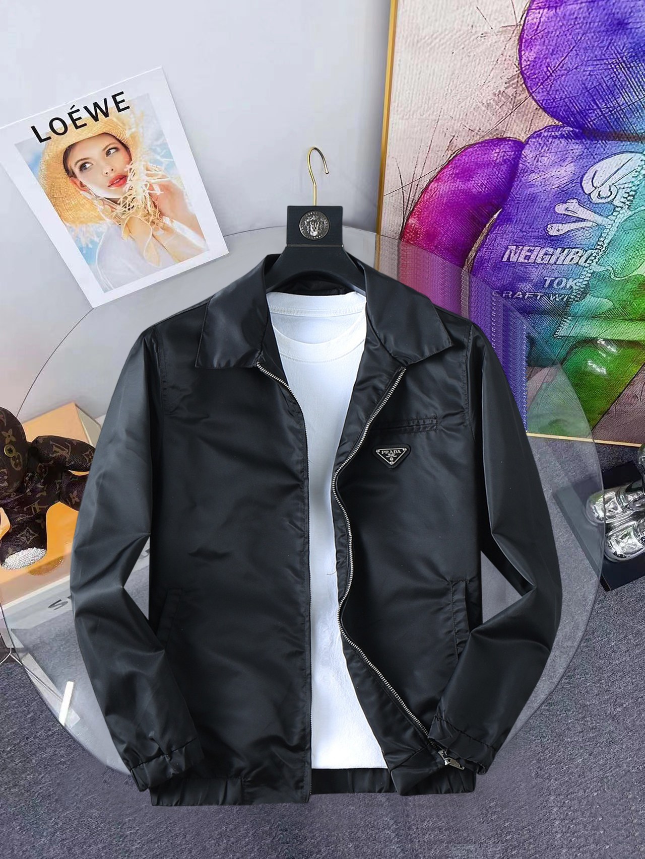 NO:648103,Prada 2025 new autumn and winter jacket. Original 1:1 customized hardware accessories, all imported and original customization. Welcome to compare at the counter. Super soft, super heavy fabric, perfect workmanship. Pay attention to the fabric, which is super comfortable. Exclusive model. Non-market goods. Same size for men and women, M to XXXL,, prada, jackets & coats, alexander wang19860909普拉达 2025秋冬新款夹克 原版1:1订制五金配件全进口原版定制 欢迎专柜对比 超柔软 超级重面料做工杠杠的版型完美 注意面料超舒服 独家款 非市场货 男女同款尺码M一XXXL,,prada,jackets & coats,alexander wang,Men's clothing