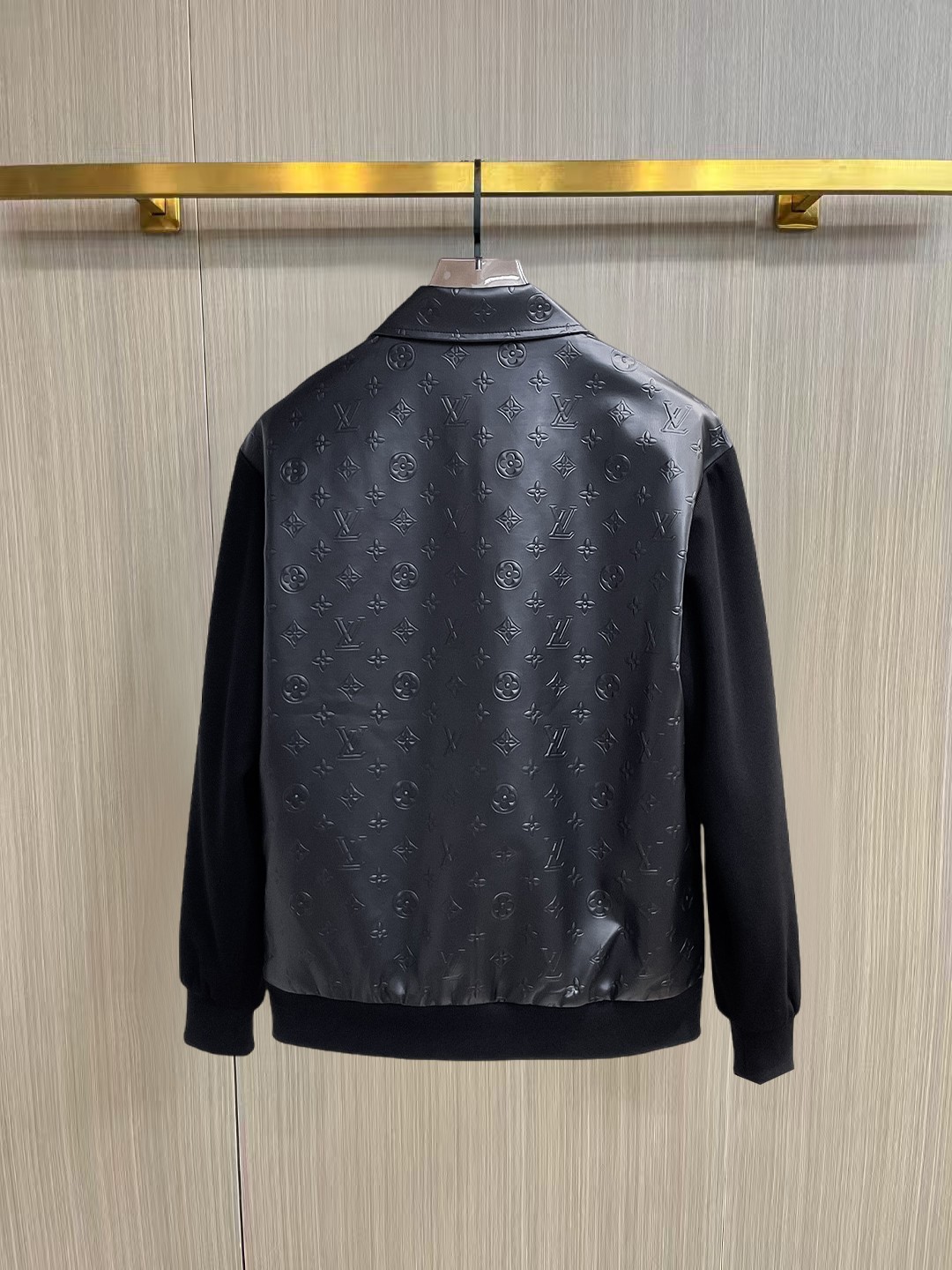 Louis Vuitton LV 提前发售 2026ss开春新款男士皮衣夹克外套 三标齐全高端版本 带隐藏帽