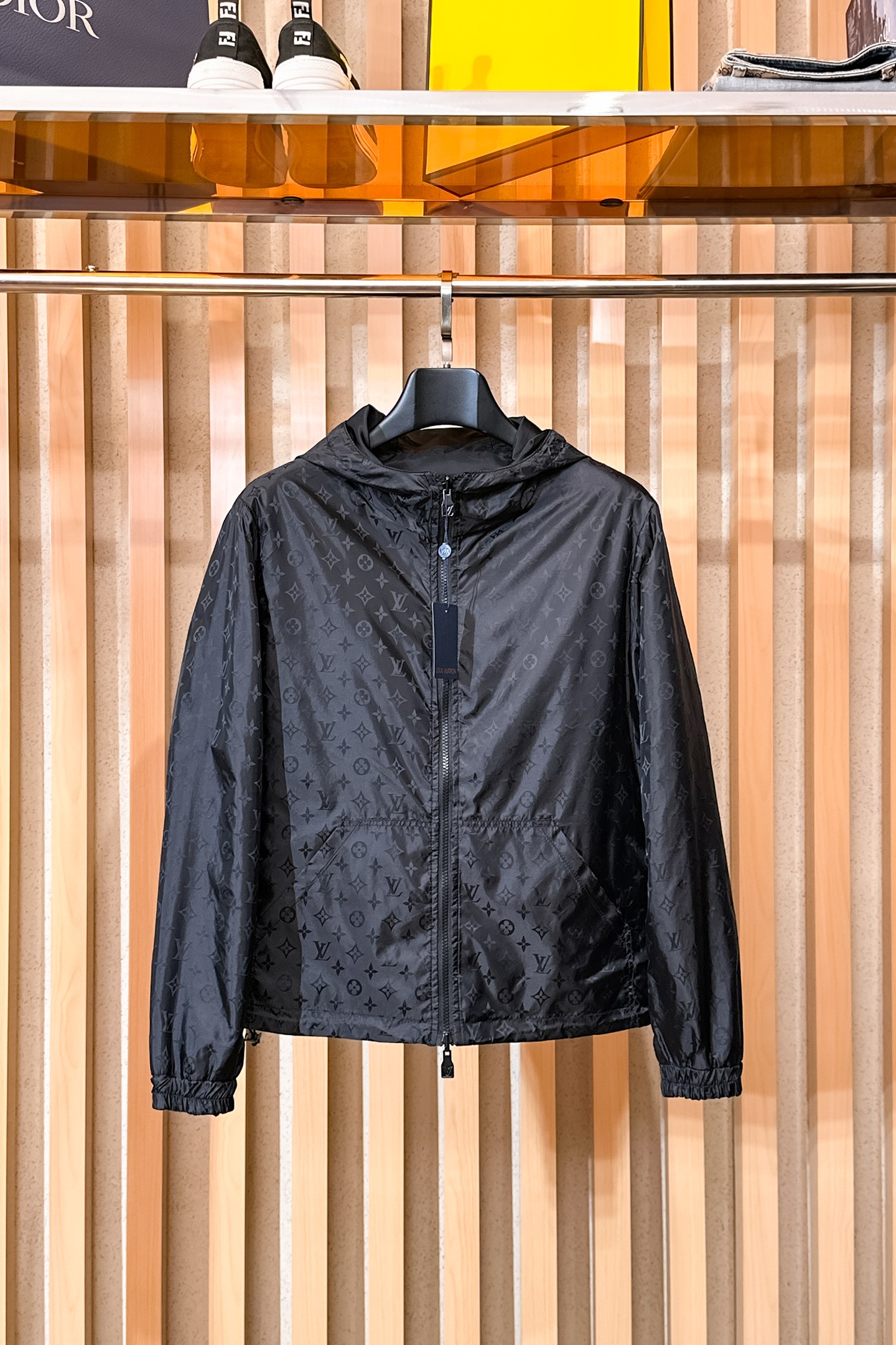 NO:869763,LV, 2026 new men's casual custom-made double-sided jacket. Put on a simple and capable casual jacket, and instantly return to a fashionable and domineering state, and full of vitality. The most popular zipper design in history, all fabrics need to be customized, full of luxury. The slim tailoring reflects our perfect body shape, whether fat or thin, can be easily controlled. Super versatile style, not picky, suitable for different age groups. High-street practical wear, spring and summer matching tools, sizes M~3XL, Louis  vuitton,jackets & coats,jackets & coats,19860909LV、2026新款男士休闲定制双面穿夹克外套.穿上简约干练的休闲外套,瞬间重回时髦霸气,又是活力满满的状态.史前最流行的拉链设计,面料全部需要定制,奢华感十足.修身的剪裁体现出我们完美的体型无论胖瘦都可以轻松驾驭.超百搭款式,不挑身材的款,适合不同年龄段穿着.高街实穿款,春夏搭配利器 尺码M~3XL,,louis vuitton,jackets & coats,jackets & coats,,Men's clothing