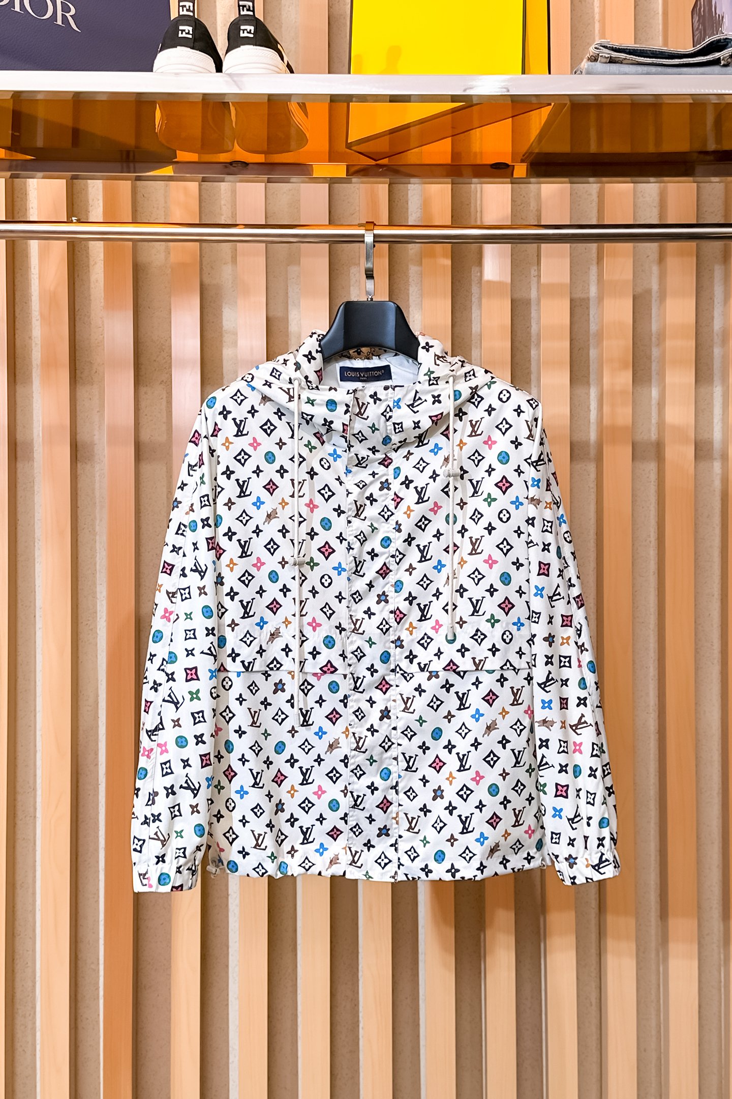 NO:650506,LV, 2025 new men's casual customized jackets. Put on a simple and capable casual jacket, and instantly return to a fashionable and domineering state, and full of vitality. The most popular zipper design in history, all fabrics need to be customized, full of luxury. The slim tailoring reflects our perfect body shape and can be easily controlled regardless of whether we are fat or thin. Super versatile style, not picky, suitable for different age groups. High-street practical wear, spring and summer matching tools, sizes M~3XL, Louis  vuitton,jackets & coats,jackets & coats,alexander wang19860909LV、2025新款男士休闲定制夹克外套.穿上简约干练的休闲外套,瞬间重回时髦霸气,又是活力满满的状态.史前最流行的拉链设计,面料全部需要定制,奢华感十足.修身的剪裁体现出我们完美的体型无论胖瘦都可以轻松驾驭.超百搭款式,不挑身材的款,适合不同年龄段穿着.高街实穿款,春夏搭配利器 尺码M~3XL,,louis vuitton,jackets & coats,jackets & coats,alexander wang,Men's clothing