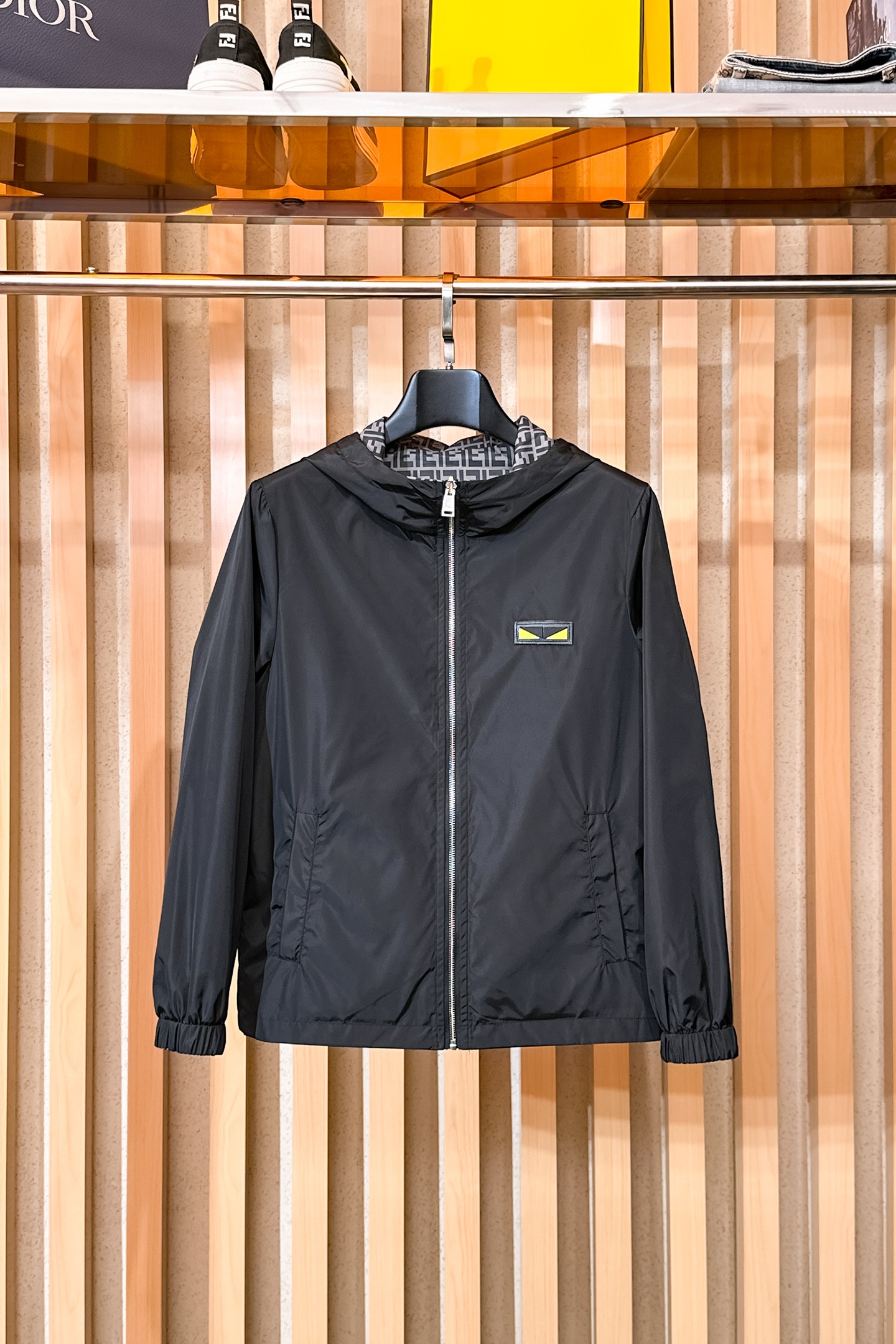 NO:650516,Fendi, 2025 new men's casual custom-made reversible jacket. Put on a simple and capable casual jacket, and instantly return to a fashionable and domineering state, and full of vitality. The most popular zipper design in history, all fabrics need to be customized, full of luxury. The slim tailoring reflects our perfect body shape, whether fat or thin, it can be easily controlled. Super versatile style, not picky, suitable for different age groups. High street practical style, a great tool for spring and summer matching  Size M~3XL,,fendi,jackets & coats,jackets & coats,alexander wang19860909芬迪、2025新款男士休闲定制双面穿夹克外套.穿上简约干练的休闲外套,瞬间重回时髦霸气,又是活力满满的状态.史前最流行的拉链设计,面料全部需要定制,奢华感十足.修身的剪裁体现出我们完美的体型无论胖瘦都可以轻松驾驭.超百搭款式,不挑身材的款,适合不同年龄段穿着.高街实穿款,春夏搭配利器 尺码M~3XL,,fendi,jackets & coats,jackets & coats,alexander wang,Men's clothing