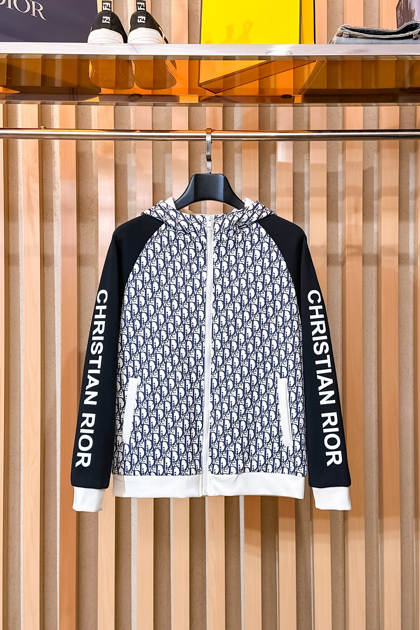 NO:650504,Dior, 2025 new men's casual customized jacket. Put on a simple and capable casual jacket, and instantly return to a fashionable and domineering state, and full of vitality. The most popular zipper design in history, all fabrics need to be customized, full of luxury. The slim tailoring reflects our perfect body shape, which can be easily controlled regardless of fat or thin. Super versatile style, not picky, suitable for different age groups. High street practical wear, spring and summer matching tools, sizes M~3XL, dior, jackets  & coats,jackets & coats,alexander wang19860909迪奥、2025新款男士休闲定制夹克外套.穿上简约干练的休闲外套,瞬间重回时髦霸气,又是活力满满的状态.史前最流行的拉链设计,面料全部需要定制,奢华感十足.修身的剪裁体现出我们完美的体型无论胖瘦都可以轻松驾驭.超百搭款式,不挑身材的款,适合不同年龄段穿着.高街实穿款,春夏搭配利器 尺码M~3XL,,dior,jackets & coats,jackets & coats,alexander wang,Men's clothing