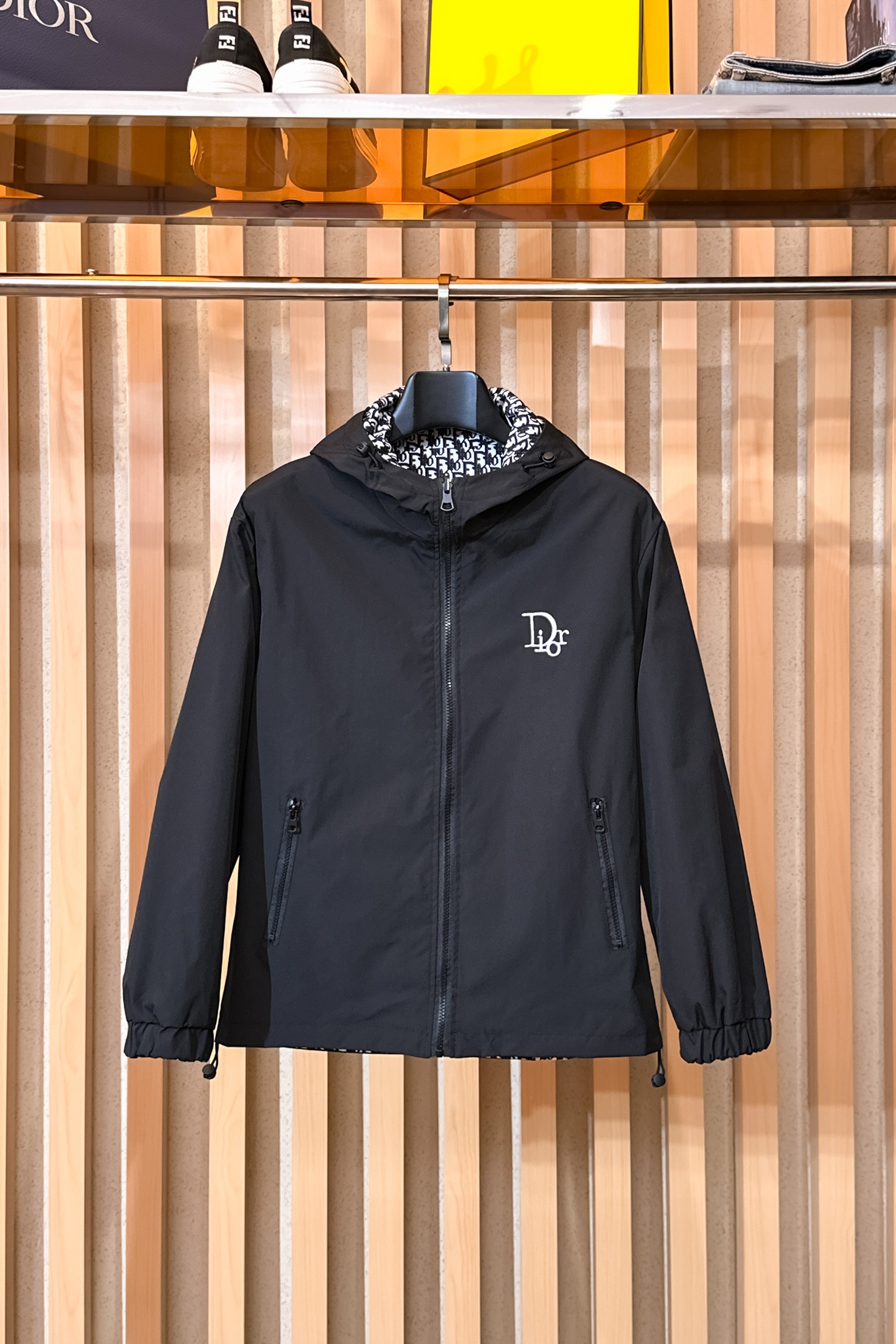 NO:650529,Dior, 2025 new men's casual custom-made reversible jacket. Put on a simple and capable casual jacket, and instantly return to a fashionable and domineering state, and full of vitality. The most popular zipper design in history, all fabrics need to be customized, full of luxury. The slim tailoring reflects our perfect body shape, whether fat or thin, it can be easily controlled. Super versatile style, not picky, suitable for different age groups. High street practical wear, a great tool for spring and summer matching  Size M~3XL,,dior,jackets & coats,jackets & coats,alexander wang19860909迪奥、2025新款男士休闲定制双面穿夹克外套.穿上简约干练的休闲外套,瞬间重回时髦霸气,又是活力满满的状态.史前最流行的拉链设计,面料全部需要定制,奢华感十足.修身的剪裁体现出我们完美的体型无论胖瘦都可以轻松驾驭.超百搭款式,不挑身材的款,适合不同年龄段穿着.高街实穿款,春夏搭配利器 尺码M~3XL,,dior,jackets & coats,jackets & coats,alexander wang,Men's clothing