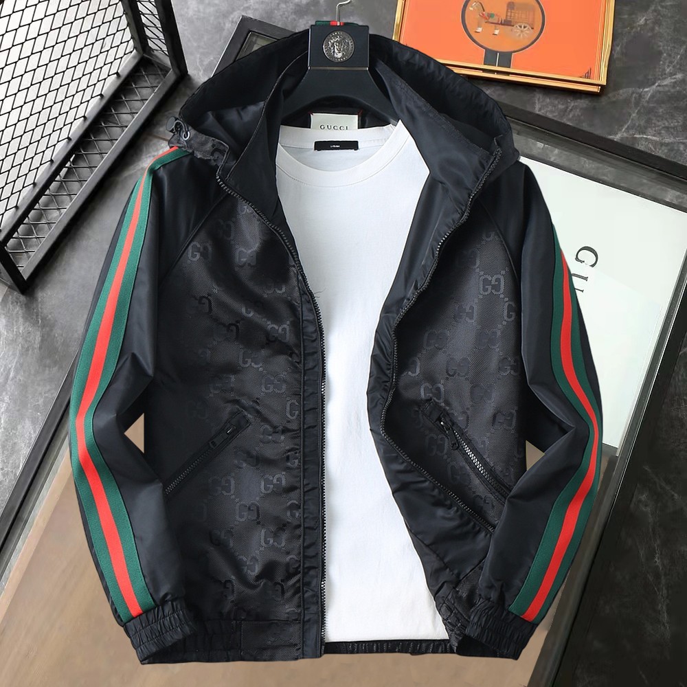 NO:595218,Same style on LV official website, on sale in advance!  2025ss new autumn men's jacket, original single three-standard high-end version!  With hidden hood, custom-made fabrics at the counter, highly breathable and comfortable, impeccable details, brand element design concept, reflecting high quality. It feels delicate and soft!  It presents a casual cut and the upper body shape is awesome!  Size M～3XL, maximum wear is 195kg.,,louis vuitton,jackets & coats,jackets & coats,hats,alexander wang19860909LV官网同款,提前发售！2025ss开 秋新款男士夹克外套,原单三标齐全高端版本！带隐藏帽,专柜定制面料 透气舒适度高,细节无可挑剔,品牌元素设计理念,体现高品质.手感细腻柔软！呈现休闲裁剪,上身版型超赞！码数M～3XL,最大穿195斤.,,louis vuitton,jackets & coats,jackets & coats,hats,alexander wang,Men's clothing