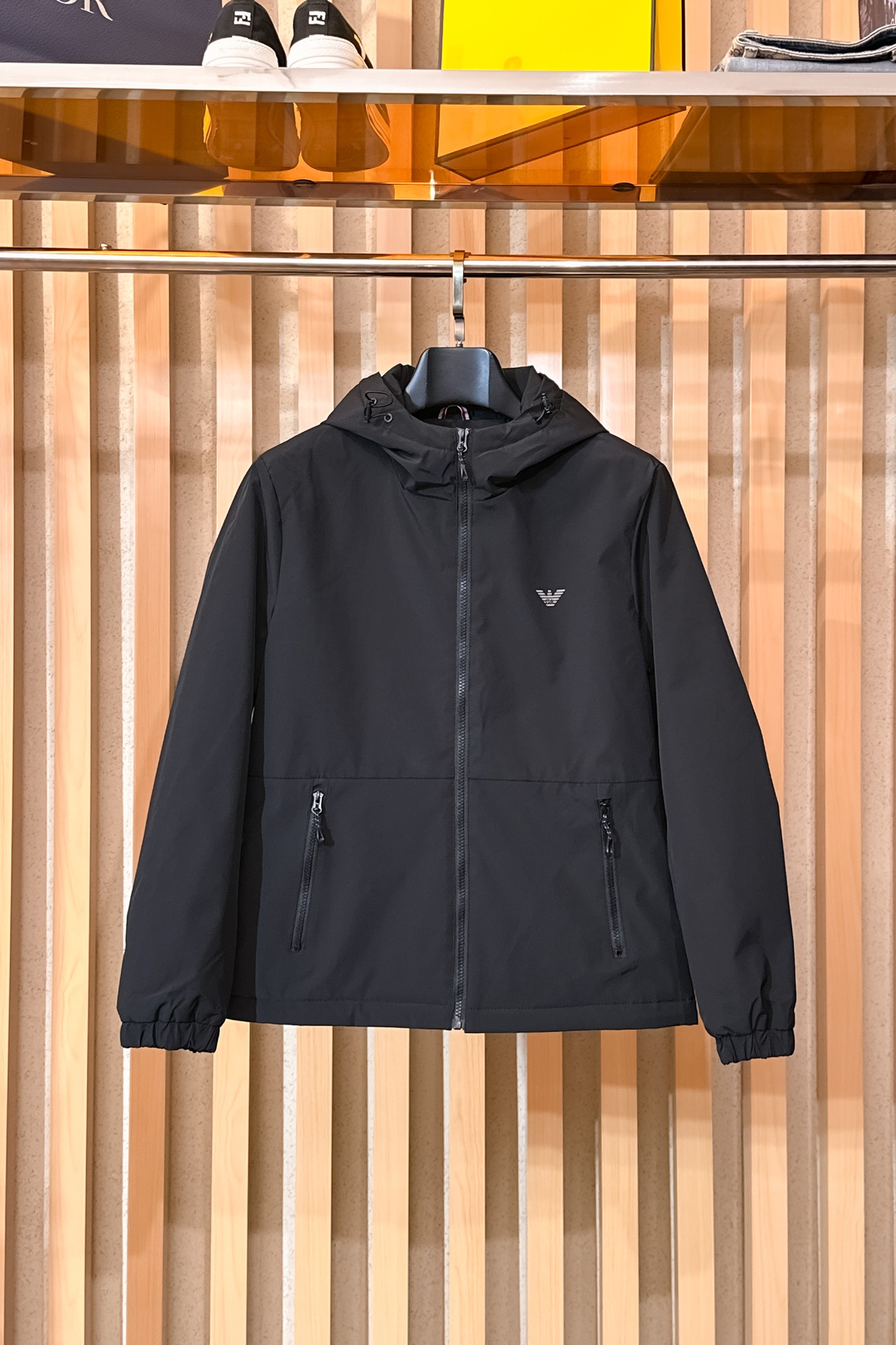 NO:650594,Armani's 2025ss new winter down jacket with three complete standards, the new product on the show is in perfect condition, comfortable and warm, the color is full and attractive, the design is very outstanding, it can easily enhance the sense of fashion, the workmanship is extremely sophisticated and rigorous, and the wiring is neat and meticulous!  A masterpiece from a famous designer!  The upper body does not look bloated and is super handsome!  Available sizes M ~ XXXL,,armani,jackets & coats,down jacket,alexander wang19860909阿玛尼 三标齐全 2025ss冬季新款羽绒棉服外套,秀场新品品相非常完美,舒适保暖,色泽饱满诱人,非常出彩的设计,轻松将时髦感进阶,做工极为考究严谨,走线工整细致！大牌设计师巨作！上身不显臃肿、超级帅气！现货码数M ～ XXXL,,armani,jackets & coats,down jacket,alexander wang,Men's clothing