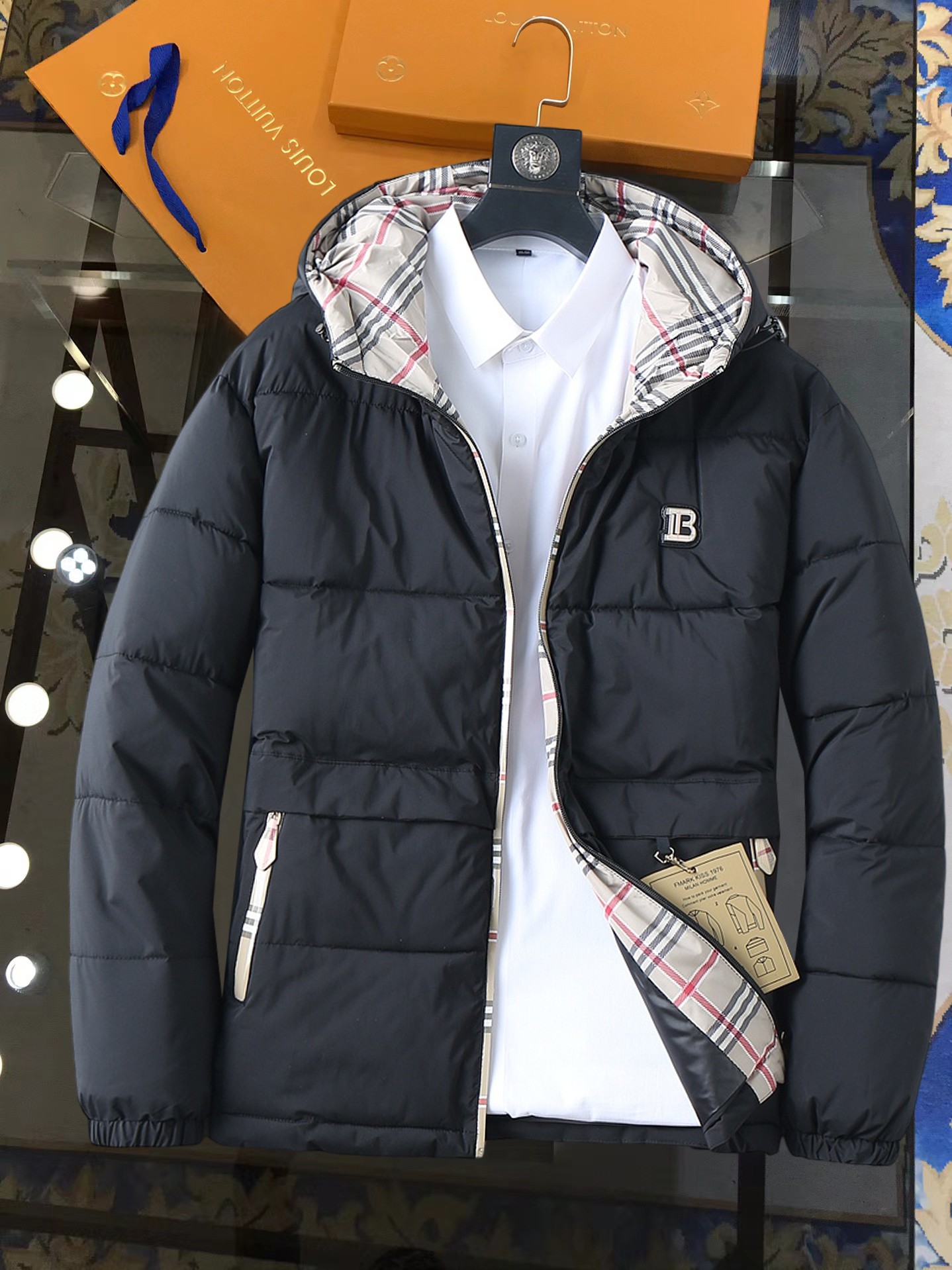 NO:728461,Support replacement after the year!  Burberry's three-standard complete ss new winter down jacket, the new product on the show is in perfect condition, comfortable and warm, the color is full and attractive, the very outstanding design can easily enhance the fashion sense, the workmanship is extremely sophisticated and rigorous, and the wiring is neat and meticulous!  A masterpiece from a famous designer!  The upper body does not look bloated and is super handsome!  Available sizes M ~ XXXL,,burberry,jackets & coats,down jacket,19860909支持年后退换！ 巴宝莉 三标齐全 ss冬季新款羽绒棉服外套,秀场新品品相非常完美,舒适保暖,色泽饱满诱人,非常出彩的设计,轻松将时髦感进阶,做工极为考究严谨,走线工整细致！大牌设计师巨作！上身不显臃肿、超级帅气！现货码数M ～ XXXL,,burberry,jackets & coats,down jacket,,Men's clothing
