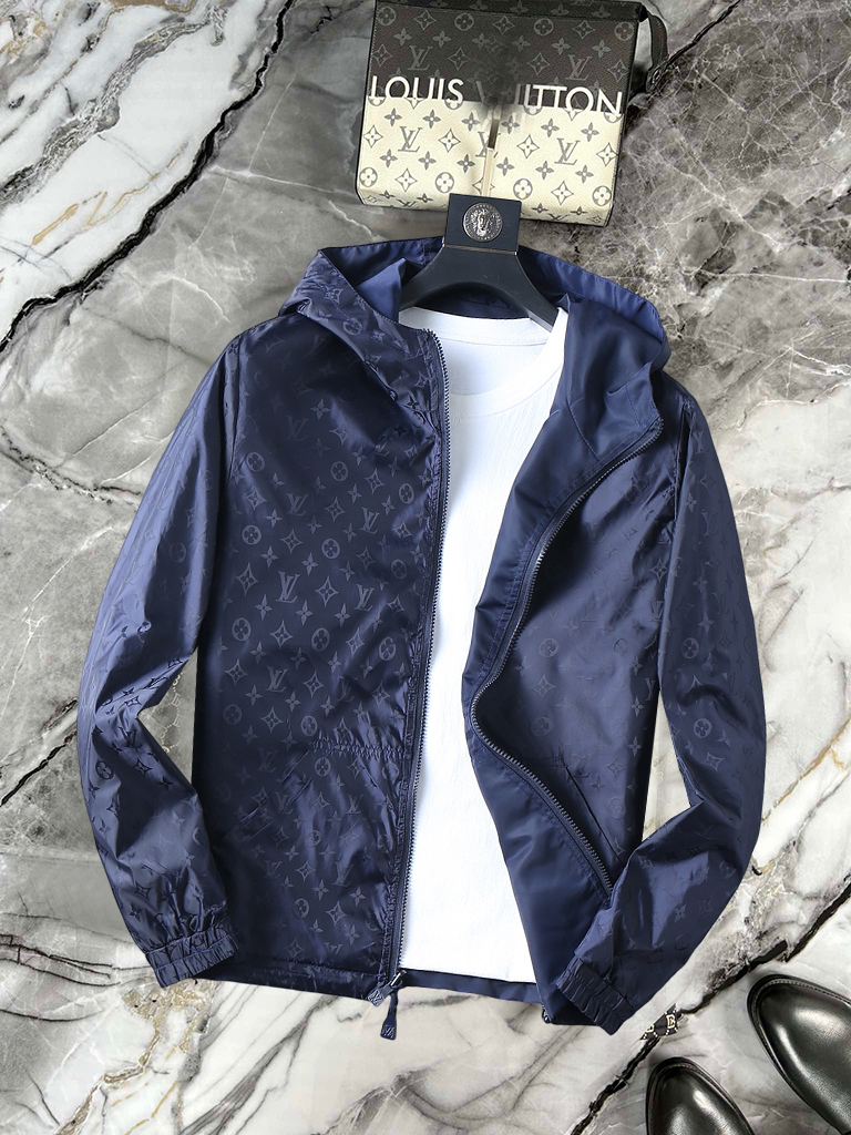 NO:951718,LV 2026 autumn and winter new style reversible jacket. Original 1:1 customized hardware accessories, all imported and original customization. Welcome to compare at the counter. Super soft, super heavy fabric, perfect workmanship. Pay attention to the fabric, which is super comfortable. Exclusive model. Not available in the market. Same size for men and women, M to XXXL, Louis Vuitton, jackets & coats,19860909LV 2026秋冬新款双面穿夹克 原版1:1订制五金配件全进口原版定制 欢迎专柜对比 超柔软 超级重面料做工杠杠的版型完美 注意面料超舒服 独家款 非市场货 男女同款尺码M一XXXL,,louis vuitton,jackets & coats,,Men's clothing