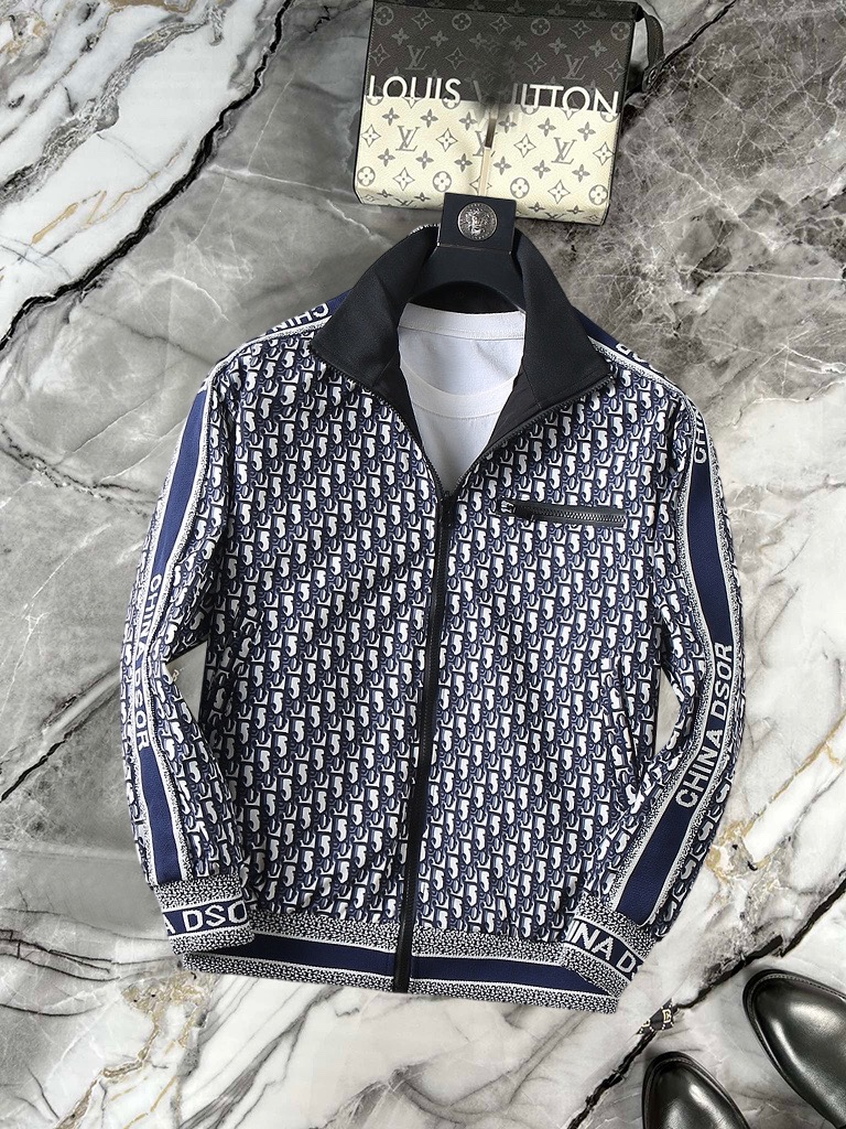 NO:951742,Dior 2026 new autumn and winter men's reversible jacket. Original 1:1 customized hardware accessories, all imported and original customization. Welcome to compare at the counter. Super soft, super heavy fabric workmanship, perfect fit. Pay attention to the fabric and super comfortable. Exclusive model. Non-market goods. Same size for men and women, M to XXXL, dior, jackets & coats,19860909迪奥 2026秋冬新款男士双面穿夹克 原版1:1订制五金配件全进口原版定制 欢迎专柜对比 超柔软 超级重面料做工杠杠的版型完美 注意面料超舒服 独家款 非市场货 男女同款尺码M一XXXL,,dior,jackets & coats,,Men's clothing