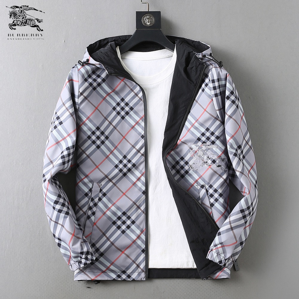 NO:908976,Burberry's 2026 autumn new style releases reversible jackets, hidden hoodie design autumn hot jackets, letters and logo embroidered styles, which make you feel comfortable and slim when you wear them. They are lazy and casual, combined with clean and simple colors, they are particularly attractive and suitable for daily wear~ We are launching sports items decorated with vibrant prints!  Sizes M-3XL, three complete sizes, burberry, jackets & coats, jackets & coats, hats,19860909巴宝莉 2026秋季新款发布双面穿夹克外套,隐藏帽衫设计秋季爆款夹克外套,字母Logo 刺绣款,穿上就是舒适自在又显瘦的存在,慵懒而随性,结合干净简单的色系就特别耐看,适合日常穿着~倾情推出缀饰活力印花的运动单品！ 尺码M-3XL 三标齐全,,burberry,jackets & coats,jackets & coats,hats,,Men's clothing