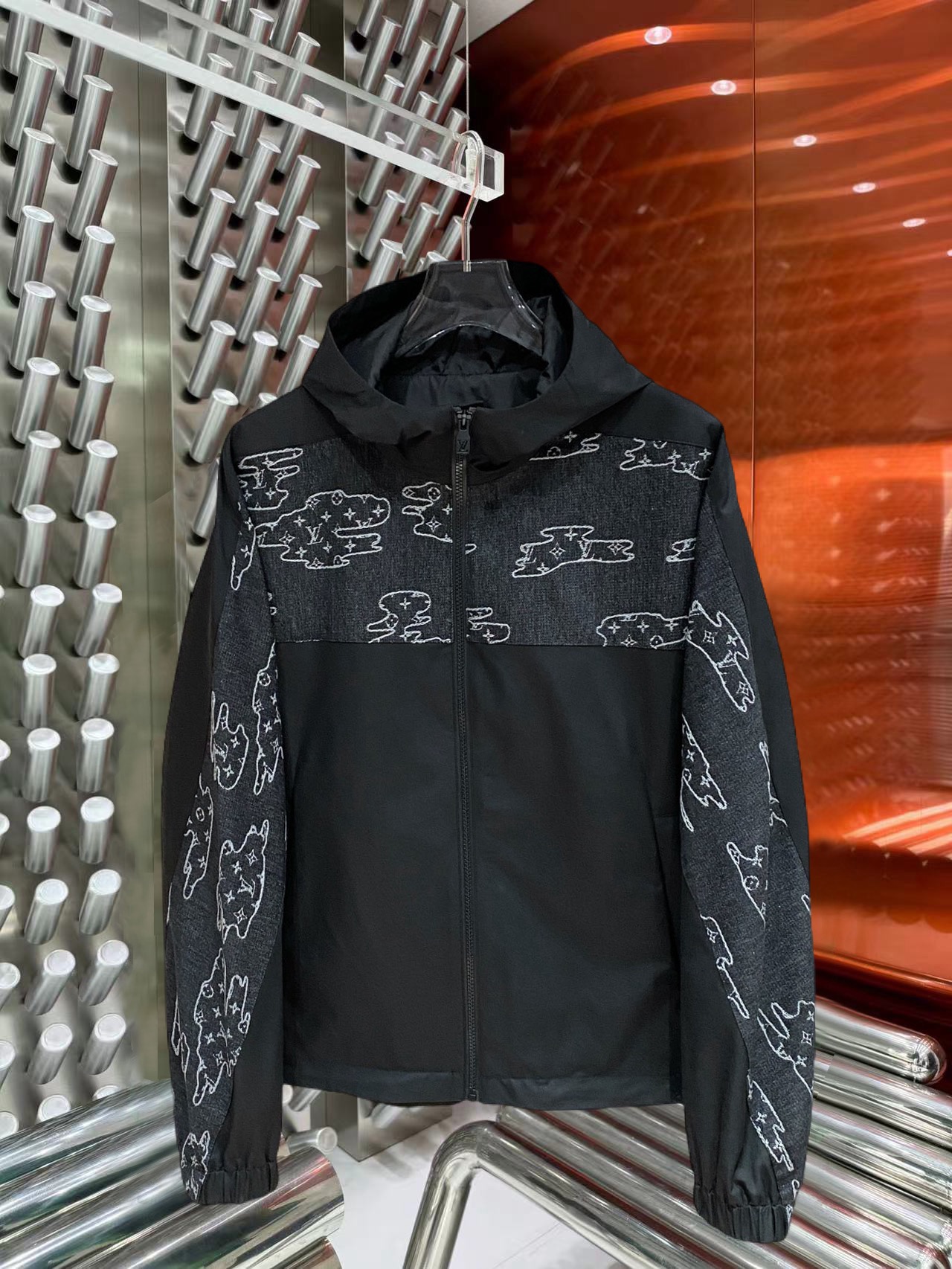 NO:774848,LV 2026ss new spring jacket, full high-end version!  Haute couture counter fabric accessories, high breathability and comfort, impeccable details, exquisite workmanship and complex craftsmanship, casual tailoring, awesome upper body shape, color black blue, size M~3XL,, louis vuitton, jackets & coats, jackets & coats,19860909LV 2026ss春季新款夹克外套 全高端版本！高定专柜面料辅料,透气舒适度高,细节无可挑剔,做工考究工艺复杂,呈现休闲裁剪,上身版型超赞 颜色黑色 蓝色 码数M~3XL,,louis vuitton,jackets & coats,jackets & coats,,Men's clothing