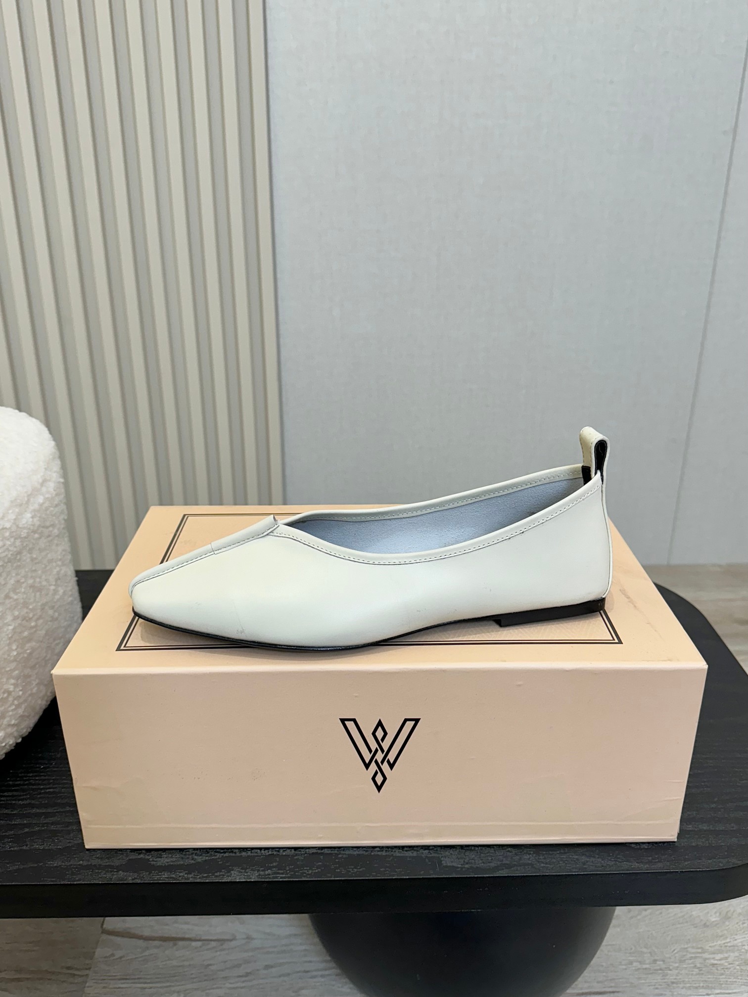 Vanda Novak Heel Design Glasses: High-Sense Shoe Series with Italian Quality.