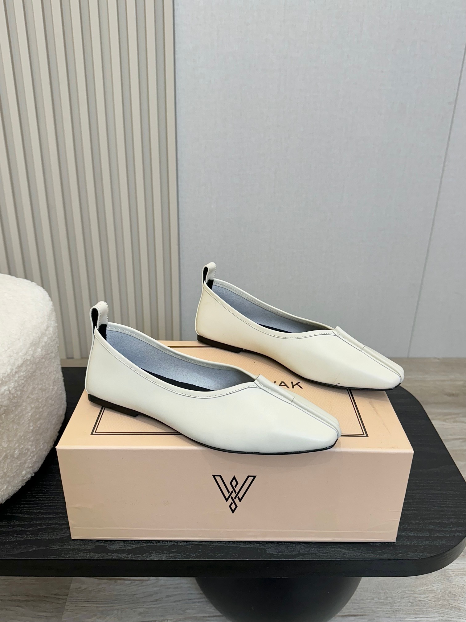 Vanda Novak Heel Design Glasses: High-Sense Shoe Series with Italian Quality. - 图片 2