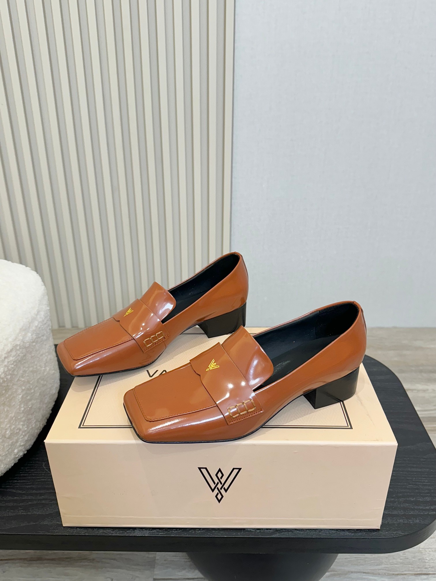 Vanda Novak Heel Design Glasses: High-Sense Shoe Series with Italian Brands. - 图片 3