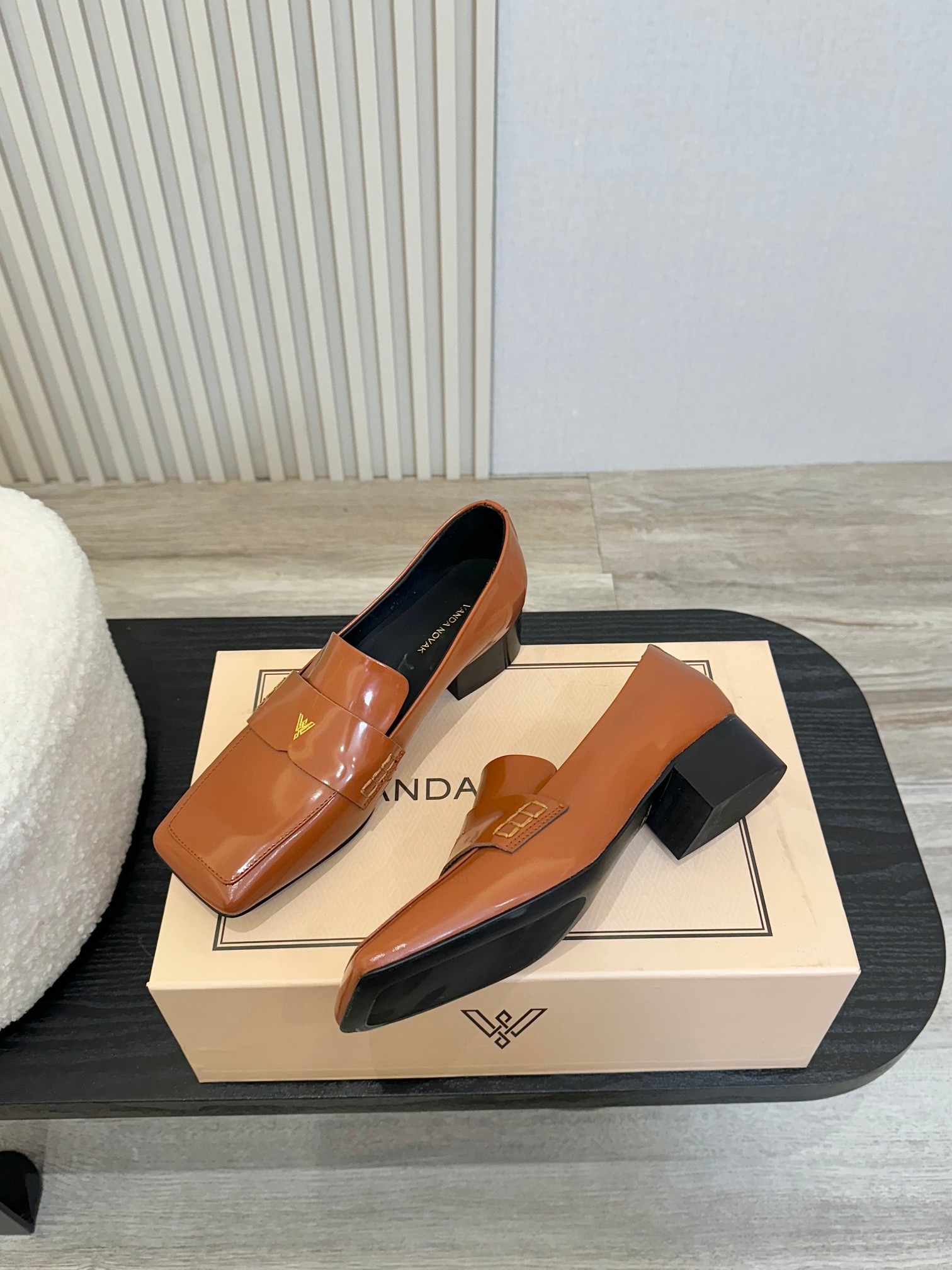 Vanda Novak Heel Design Glasses: High-Sense Shoe Series with Italian Brands. - 图片 5