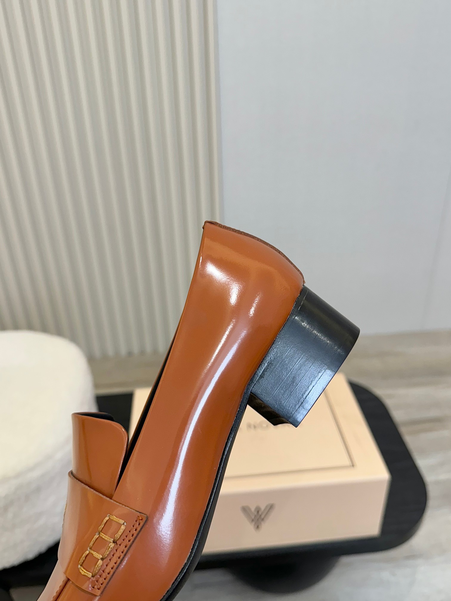 Vanda Novak Heel Design Glasses: High-Sense Shoe Series with Italian Brands. - 图片 7