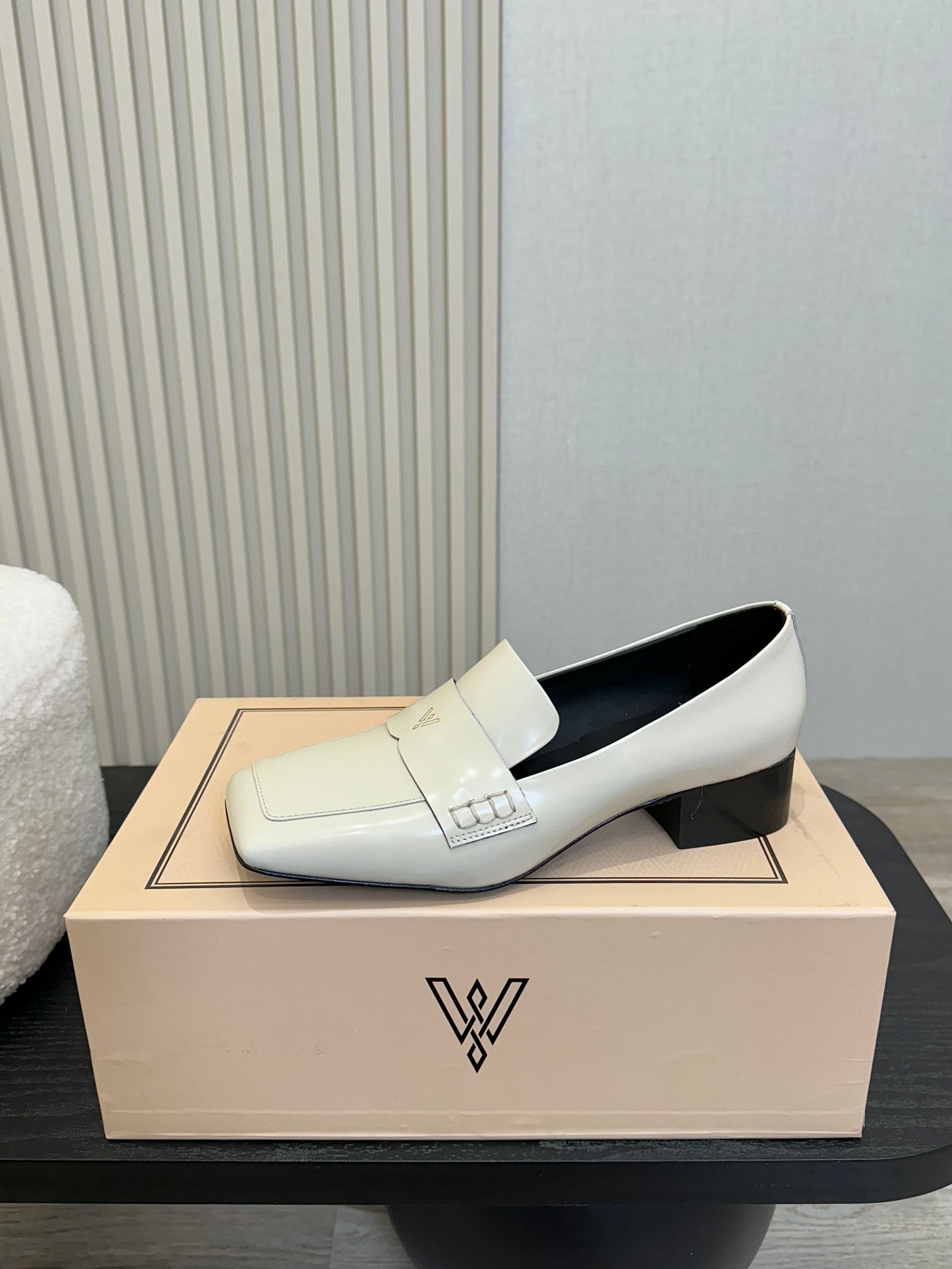 Vanda Novak Shoe Collection: High-Sense Design with Italian Quality, Skinny Heel, and Luxury Materials.