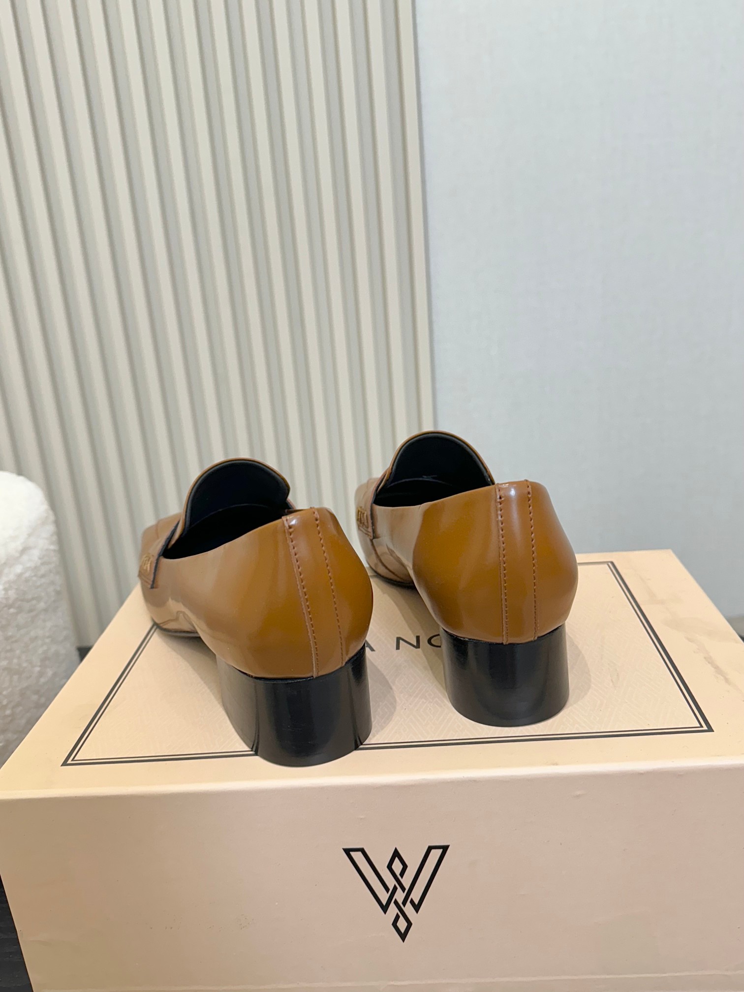 Vanda Novak Heel Design Glasses: Italian Brands’ High-Sense Shoe Series. - 图片 3