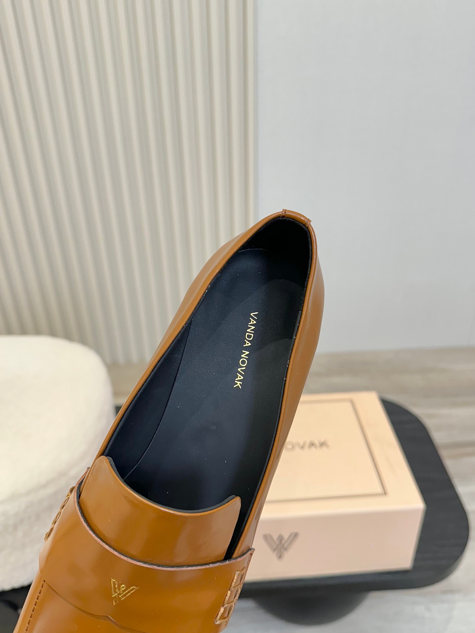 Vanda Novak Heel Design Glasses: Italian Brands’ High-Sense Shoe Series. - 图片 4