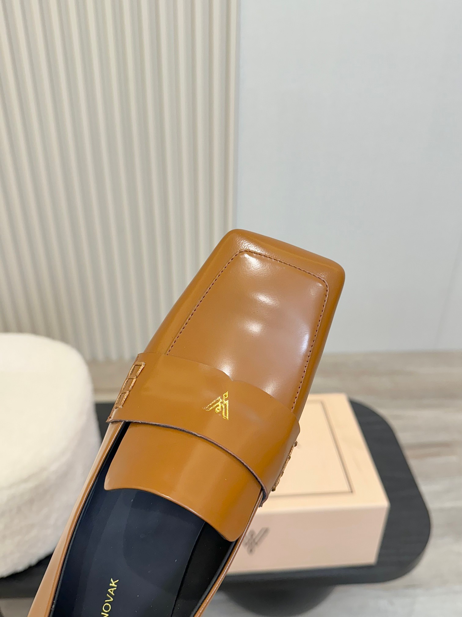 Vanda Novak Heel Design Glasses: Italian Brands’ High-Sense Shoe Series. - 图片 6