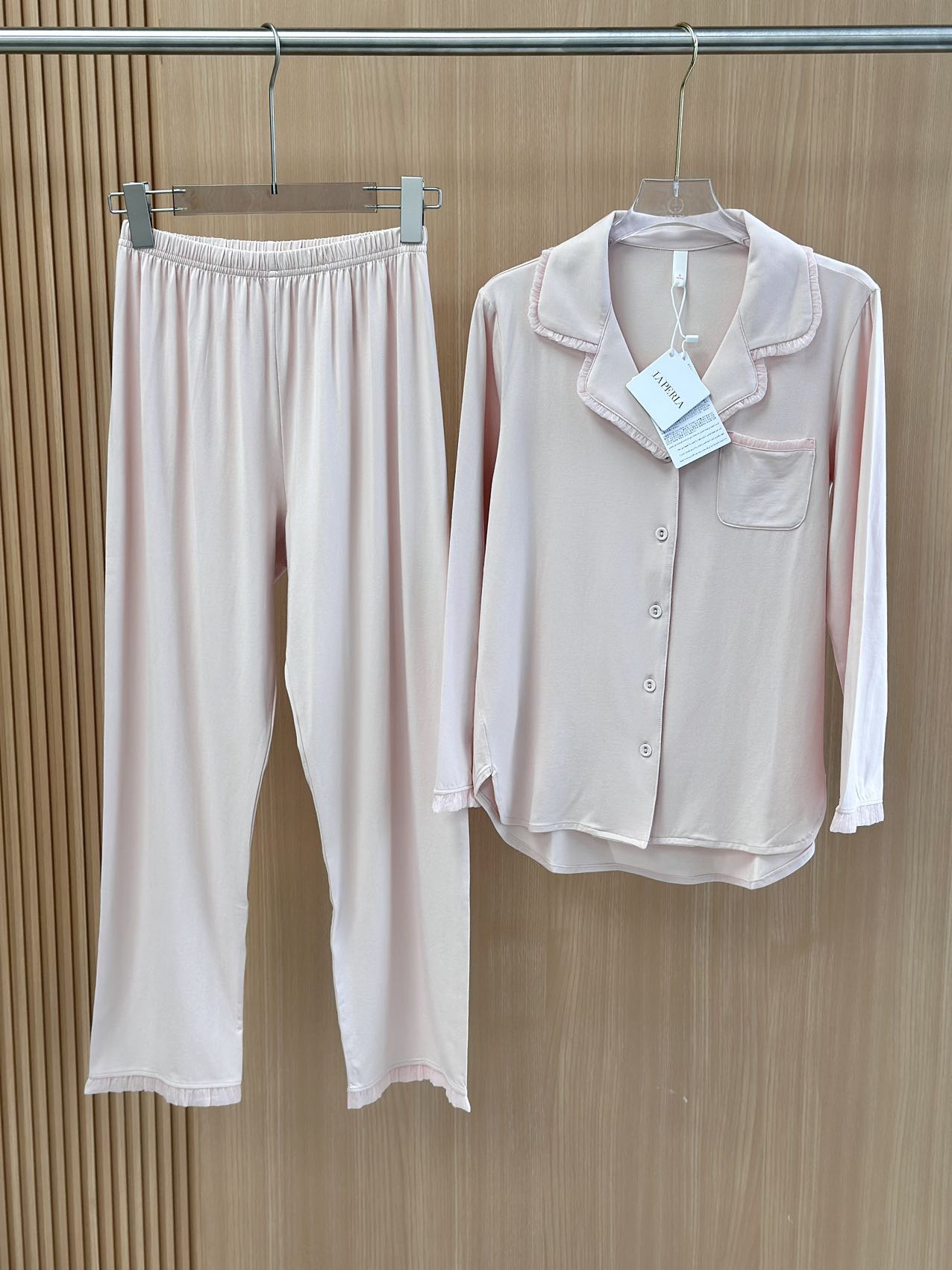 _dii9s5_-G5vl8zffu6pGgjCMKHgb7V7LriD0ihA