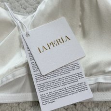 💖邂逅 Laperla 新款内衣,19 姆米真丝缎面的触感,宛如轻柔的梦抚摸肌肤😌。它是优雅与舒适的完美 💖邂逅 Laperla 新款内衣,19 姆米真丝缎面的触感,宛如轻柔的梦抚摸肌肤😌。它是优雅与舒适的完美
