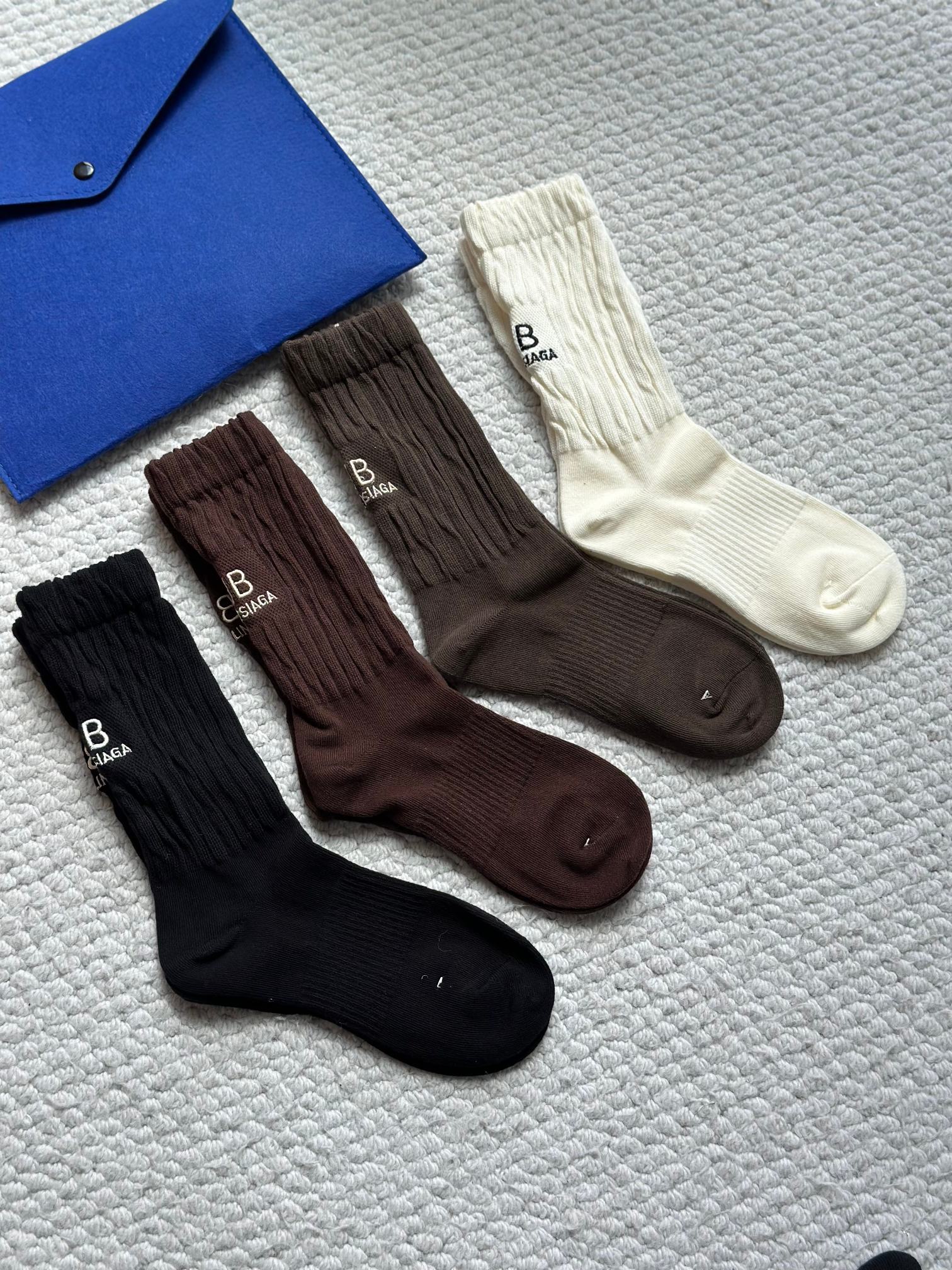 Balenciaga Women's Embroidered Mid-Calf Socks - Comprehensive 6