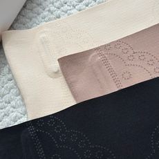 ELEY新款3D压花条纹系列”微压轻塑裤颜色:黑色,咖色,肤色 三条装礼品包装面料1: 63%锦纶 37 ELEY新款3D压花条纹系列”微压轻塑裤颜色:黑色,咖色,肤色 三条装礼品包装面料1: 63%锦纶 37