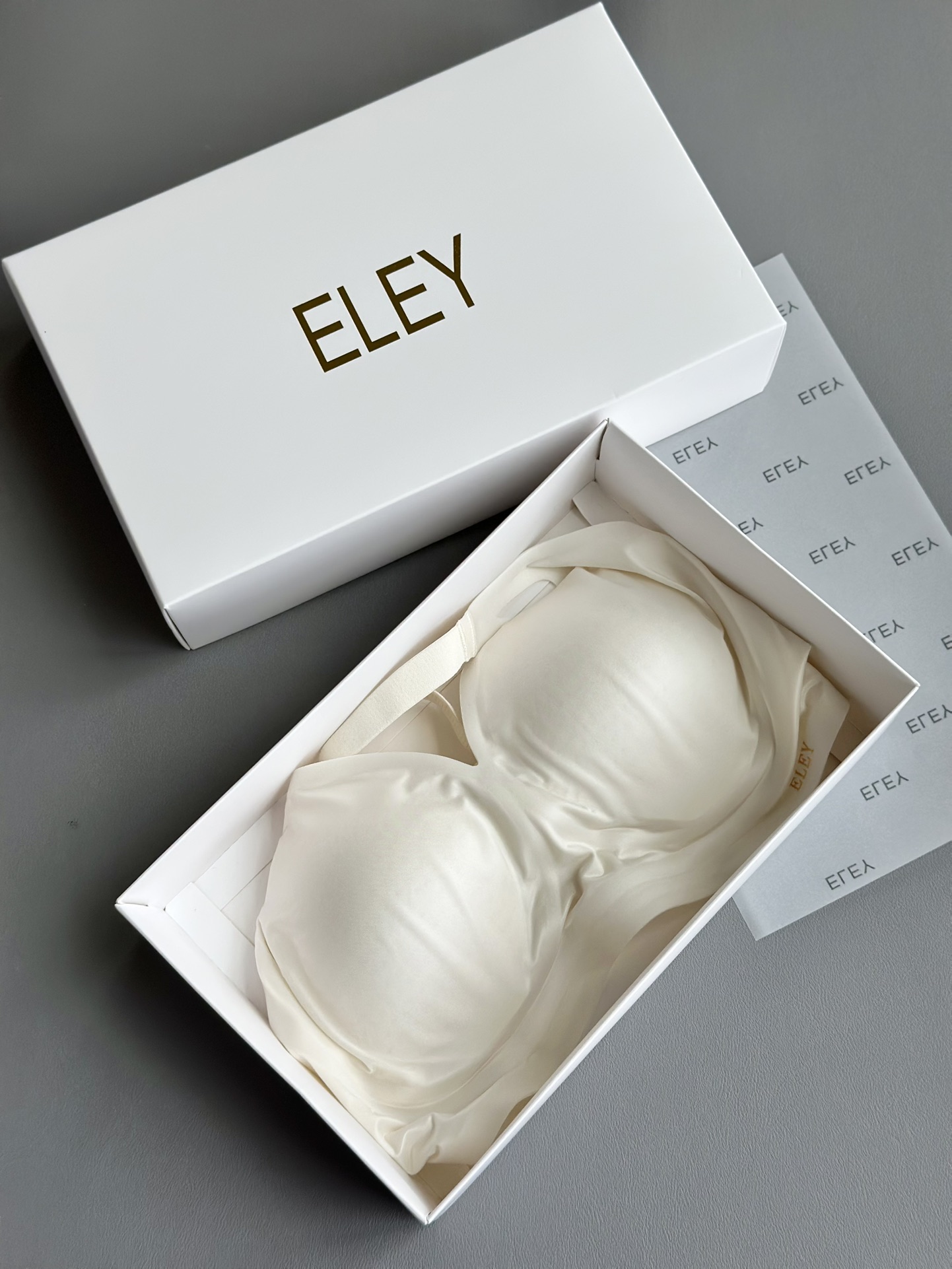 ELEY新款奶嘴胶软支撑面膜超薄胶原蛋白内衣 💫超薄胶原蛋白内衣 | 奶嘴胶软支撑，舒适贴合，呵护肌肤 