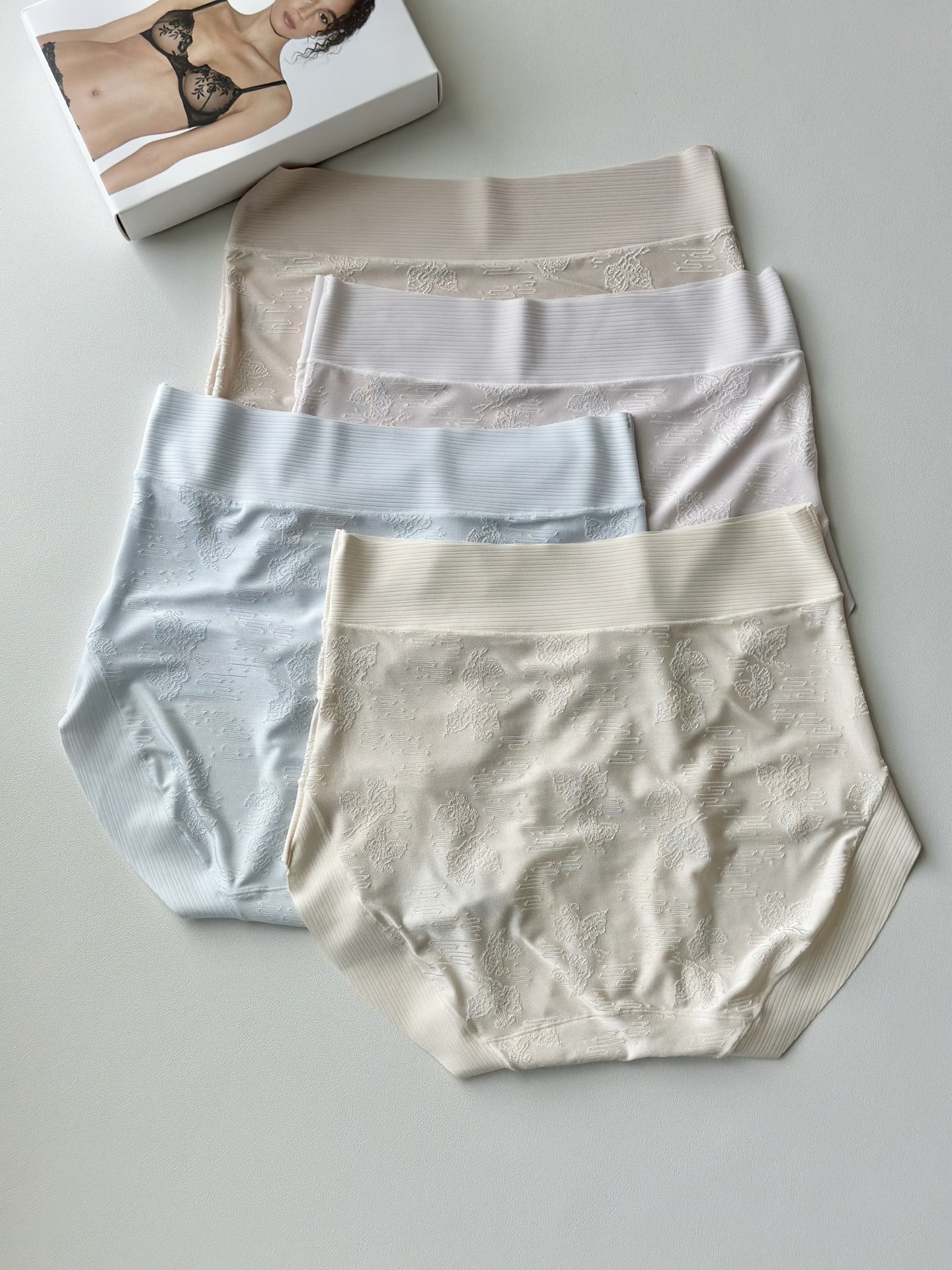 【款号】2119# 【产品名称】LAPERLA10A级抗菌净味冰丝内裤【尺码】M(80-110斤） L(