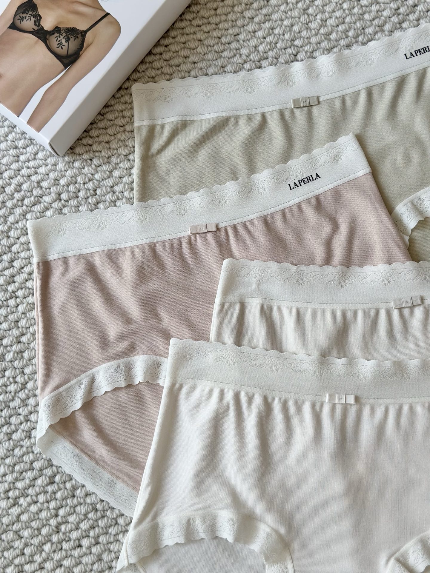 LAPERLA新款莫代蛋白裸感系列 透气不闷汗 不夹臀 不磨腿根的一款舒适内裤 中腰设计 加宽底裆 10