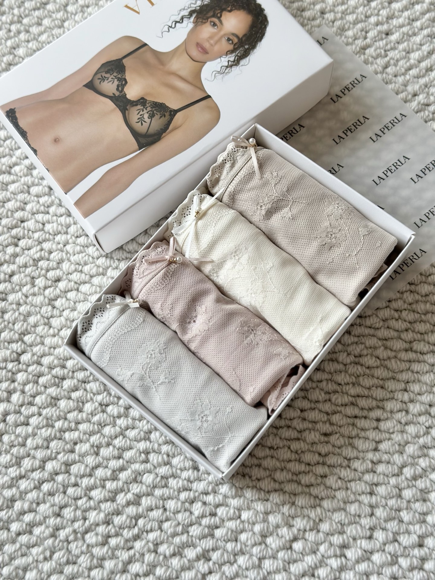 LaPerla新款蕾丝莫代尔拼接中腰女士内裤💕💕法式甜系浪漫唯美 ‘’简直就是温柔绝绝子！！ 花朵蕾丝拼