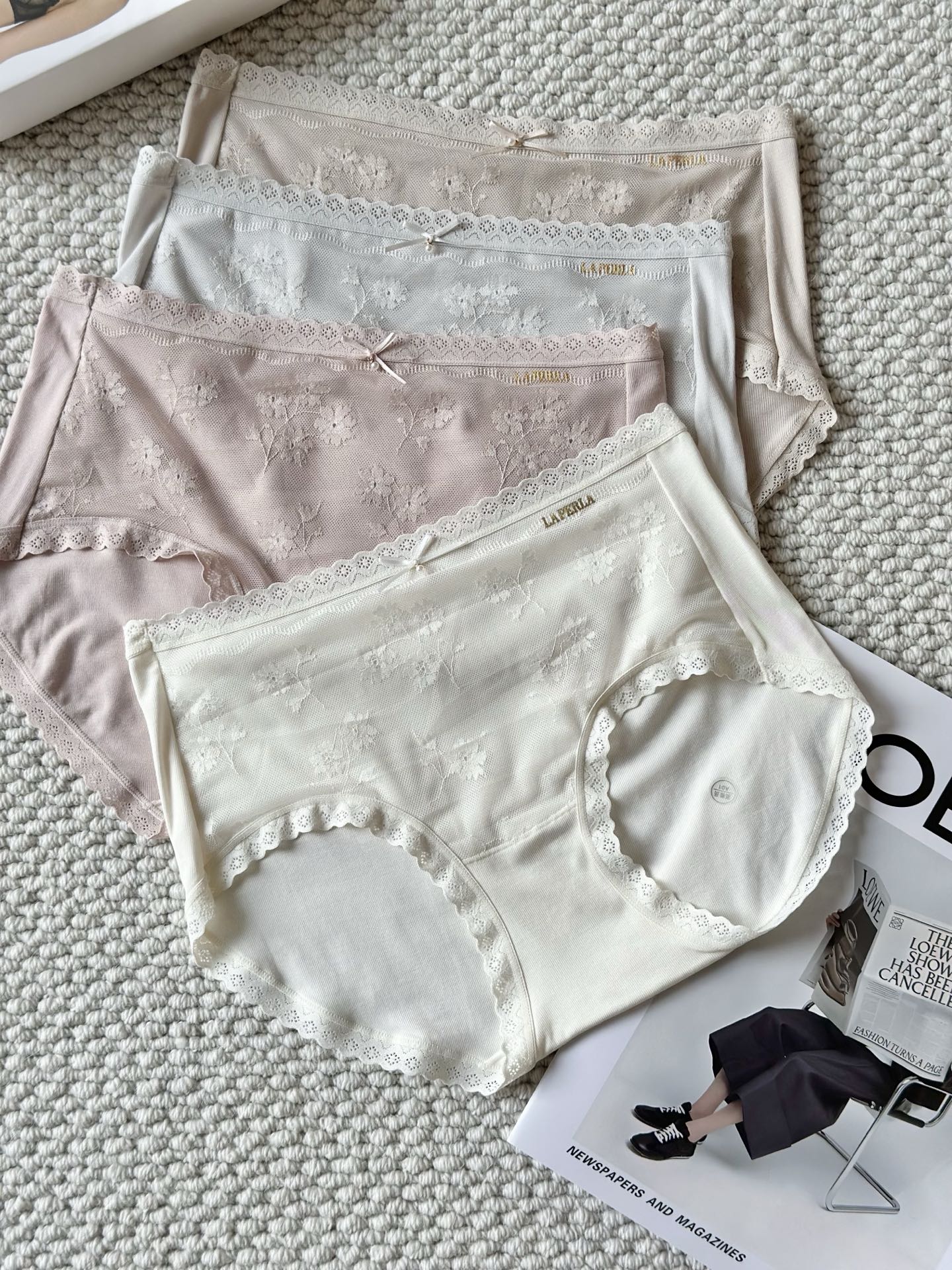 LaPerla新款蕾丝莫代尔拼接中腰女士内裤💕💕法式甜系浪漫唯美 ‘’简直就是温柔绝绝子！！ 花朵蕾丝拼
