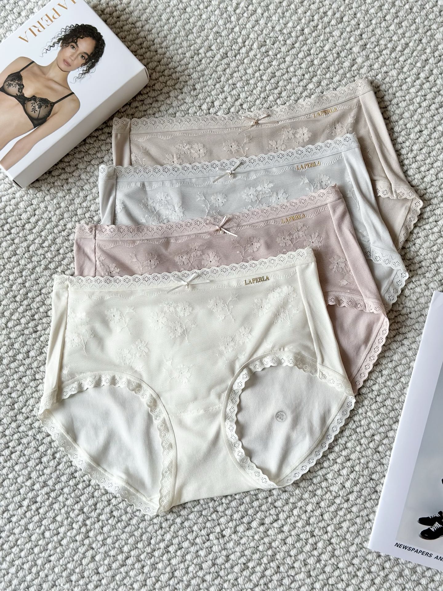 LaPerla新款蕾丝莫代尔拼接中腰女士内裤💕💕法式甜系浪漫唯美 ‘’简直就是温柔绝绝子！！ 花朵蕾丝拼