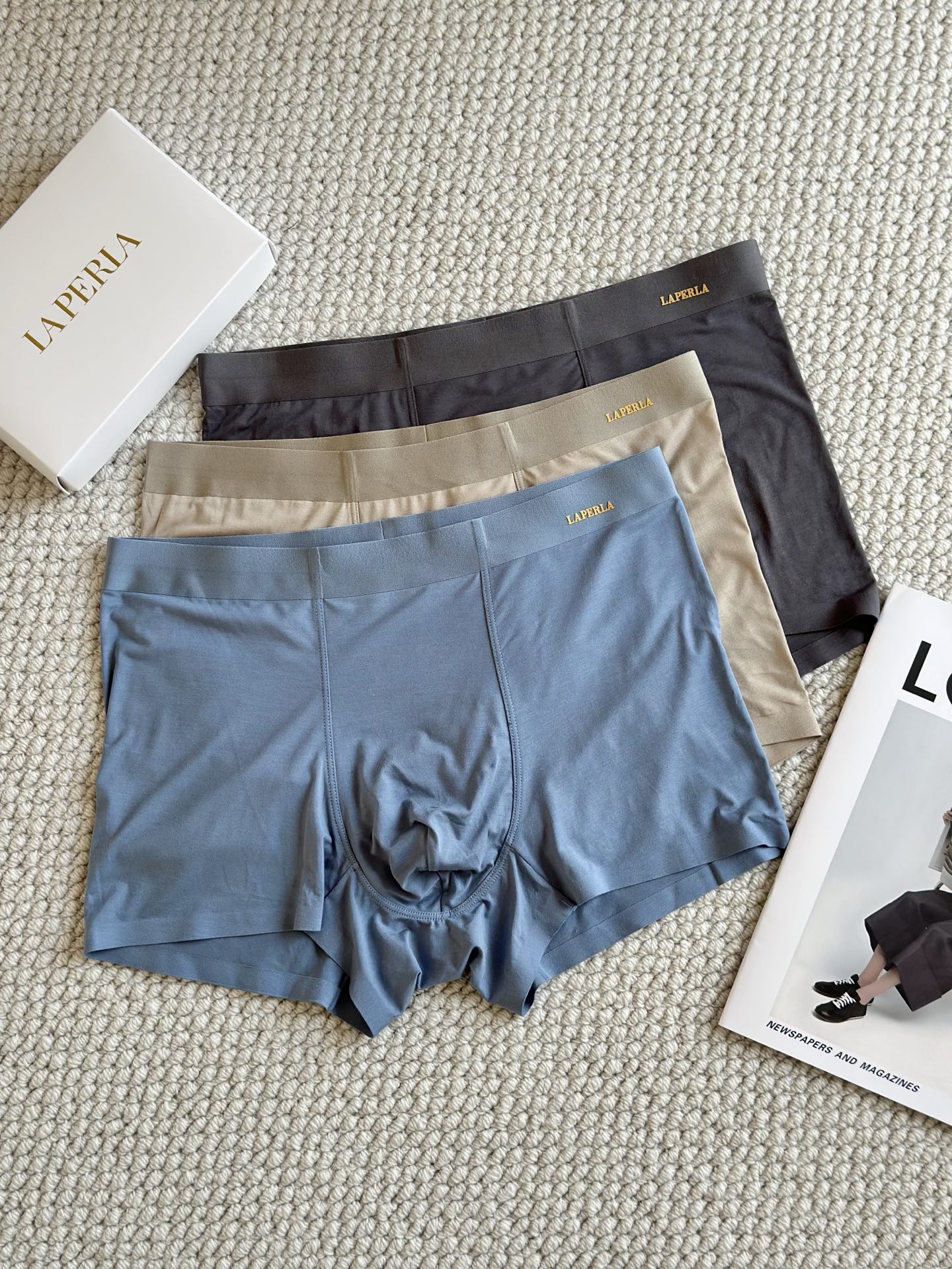 Laperla 新品100支男士莫代尔上角内裤成分：主料:77%莫代尔23%氨纶里料:89%再生纤维素纤
