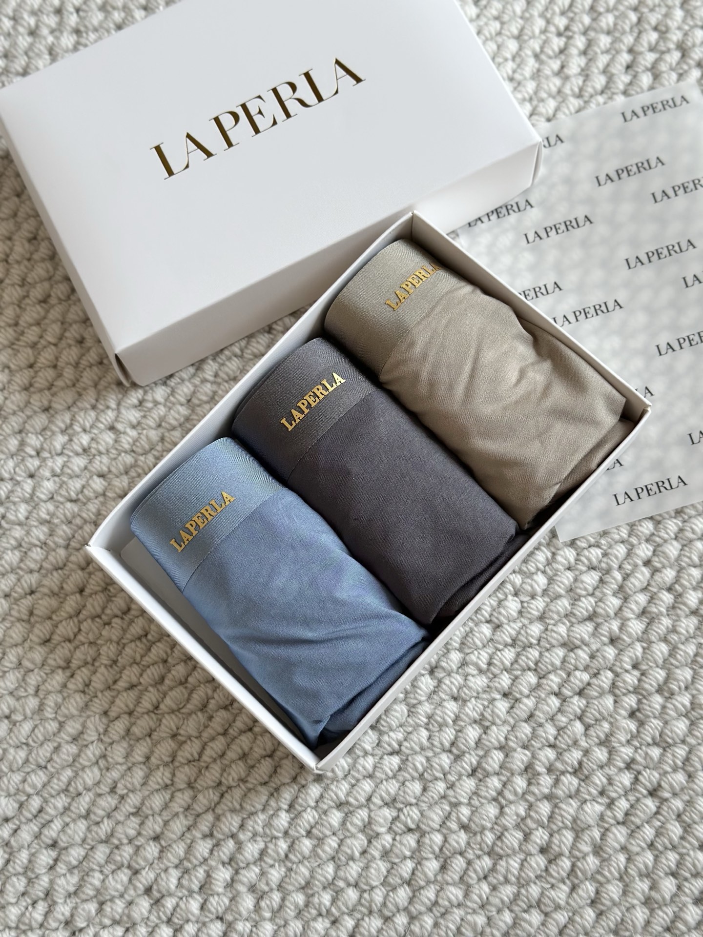 Laperla 新品100支男士莫代尔上角内裤成分：主料:77%莫代尔23%氨纶里料:89%再生纤维素纤