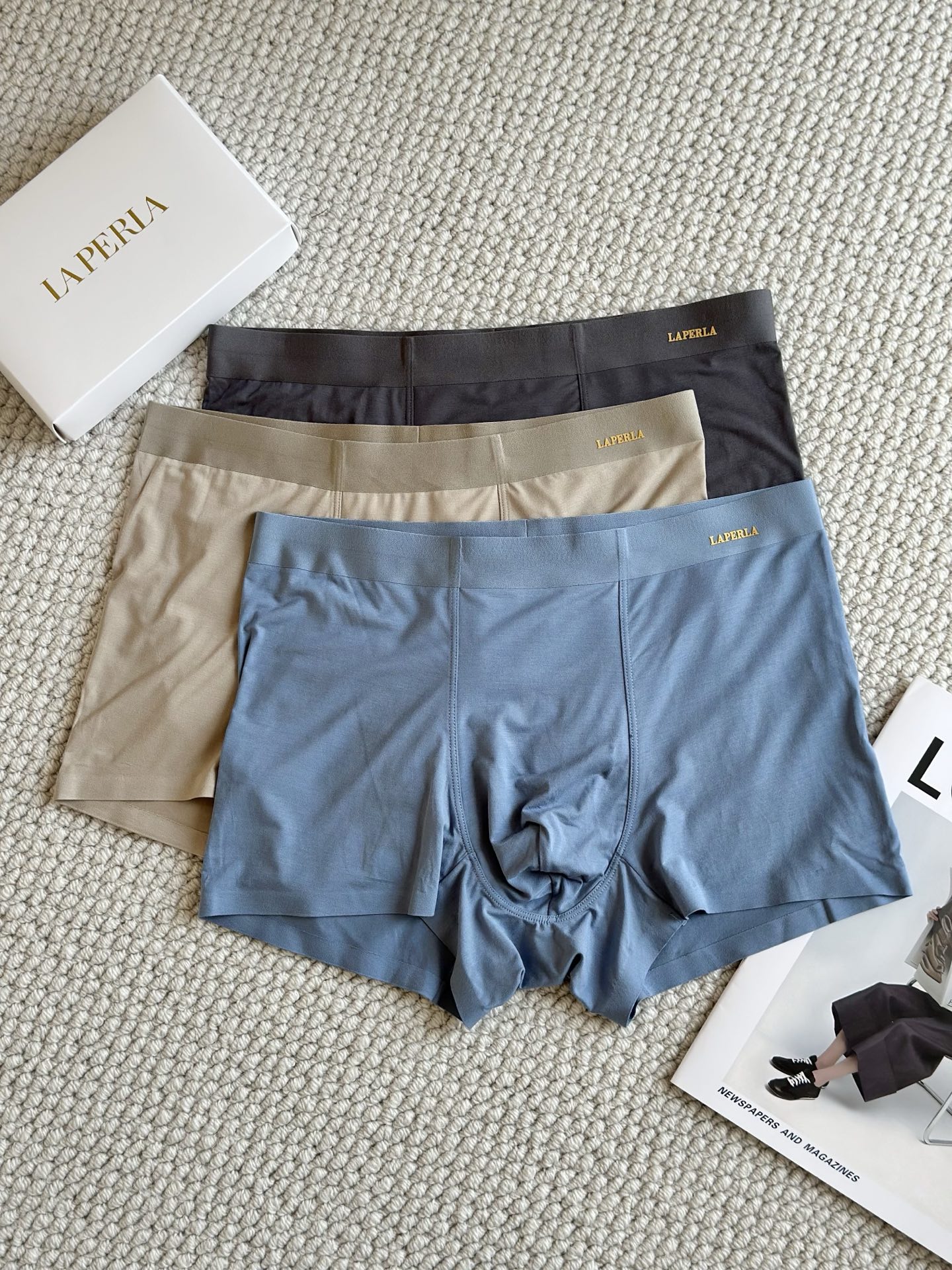Laperla 新品100支男士莫代尔上角内裤成分：主料:77%莫代尔23%氨纶里料:89%再生纤维素纤