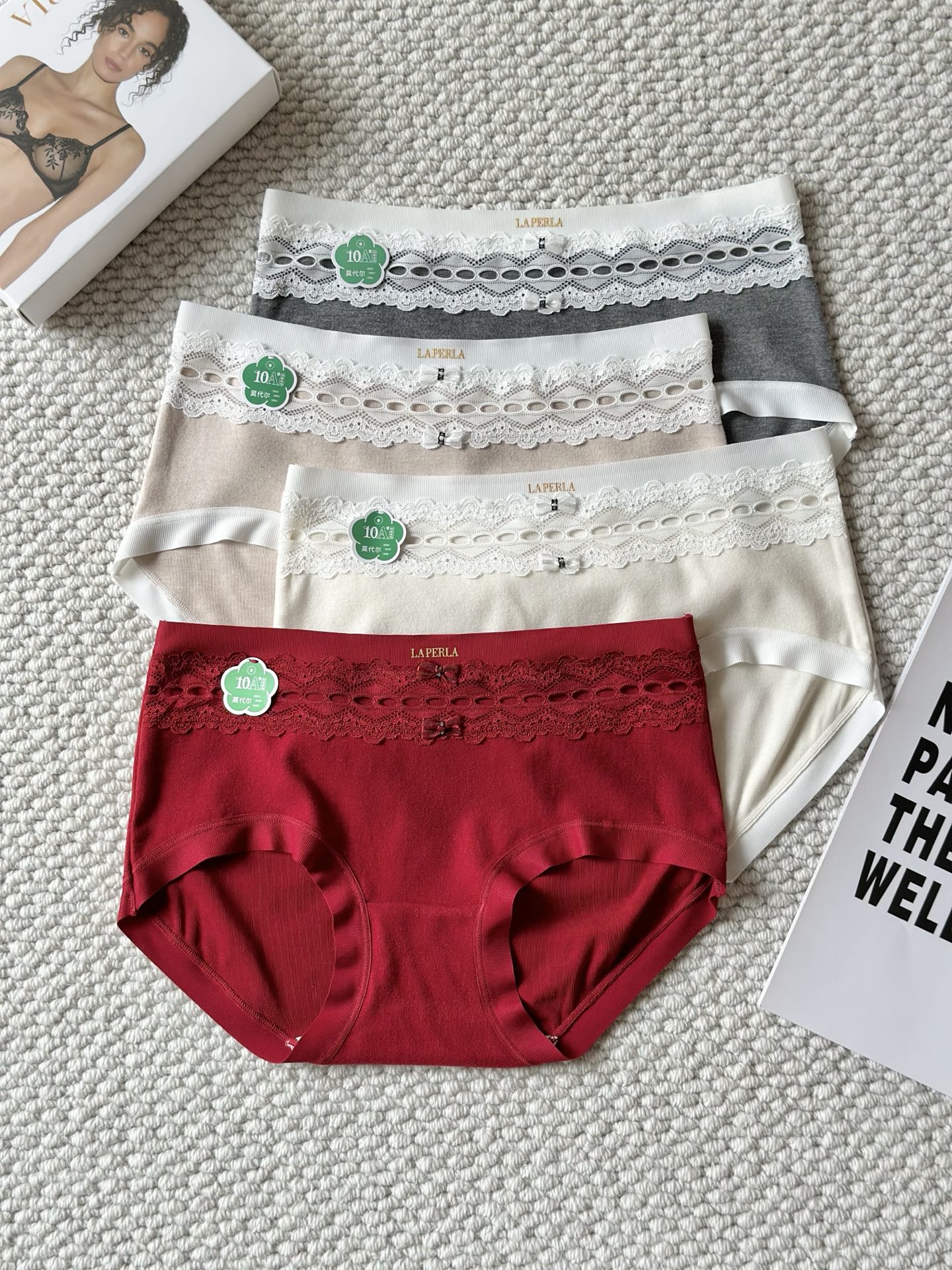 LaPerla秋冬新款绒感蕾丝拼接双蝴蝶结 货号：腰围：28cm、中长：23cm 适合80-135斤左右