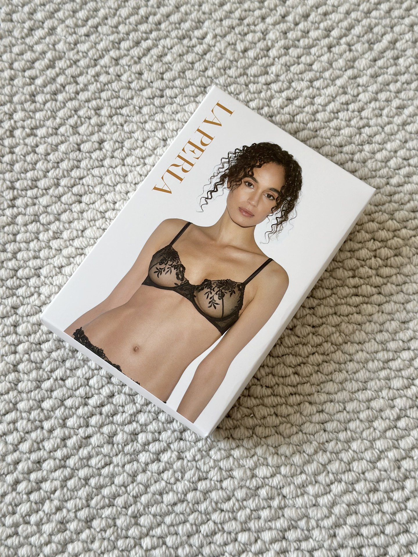 🌾LaPerla新款蝴蝶结中腰内裤：藏于内的意式优雅当意大利匠心邂逅自然馈赠，LaPerla新款蝴蝶结中