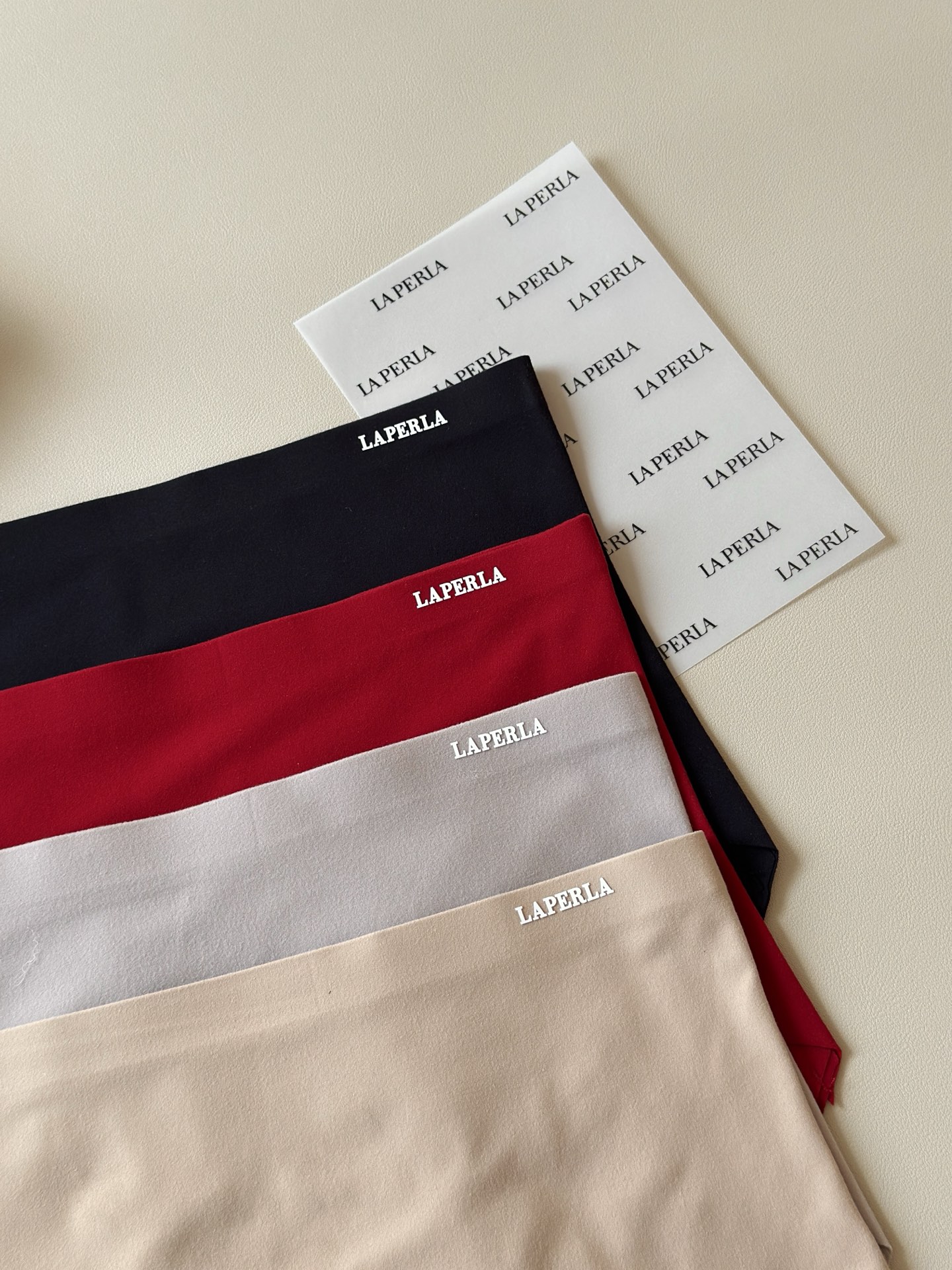 🌾LaPerla秋冬磨毛高腰收腹裤：藏在暖衣里的身材魔法颜色:四条装尺码:均码，适合80-145斤款号: