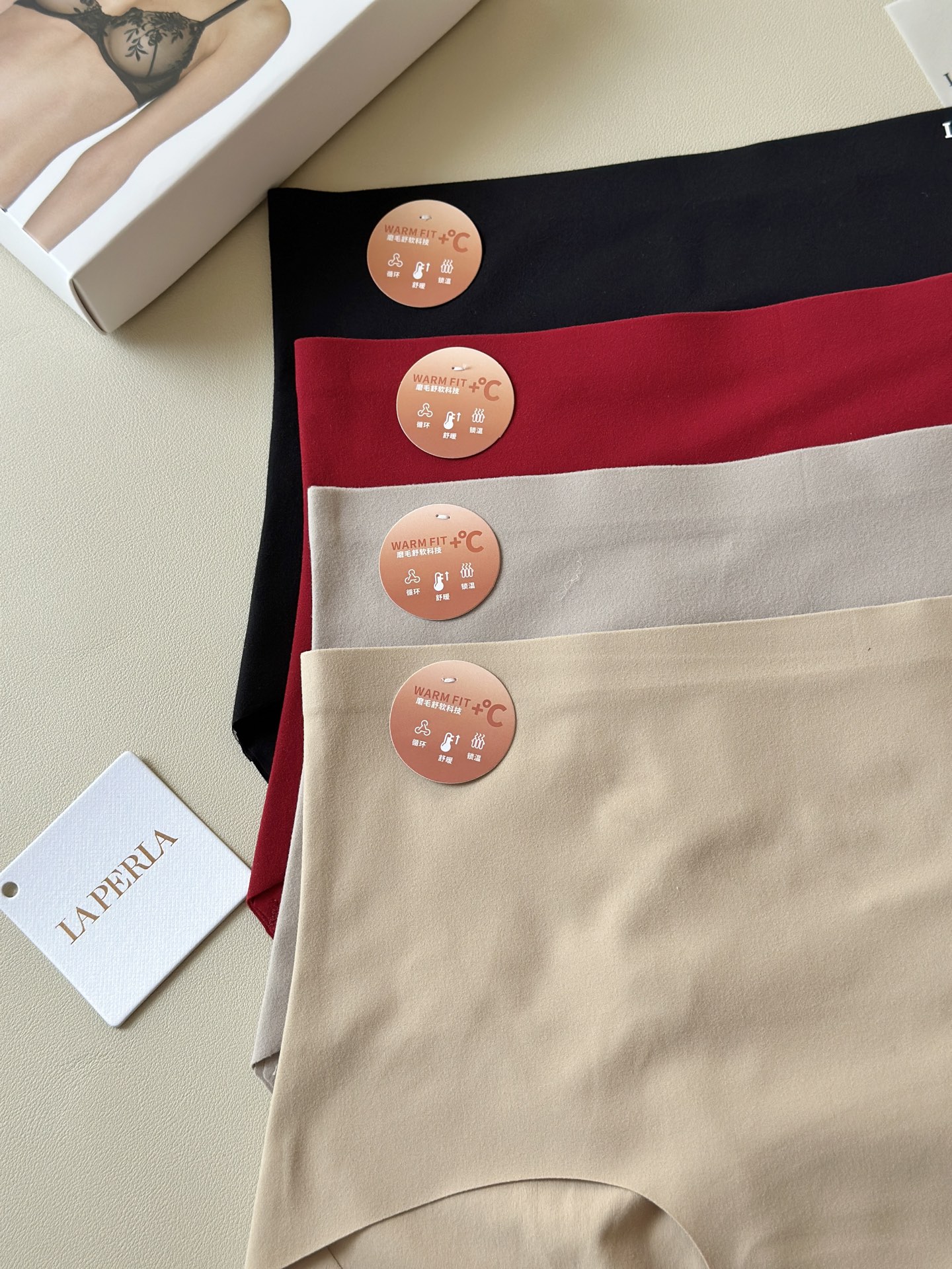 🌾LaPerla秋冬磨毛高腰收腹裤：藏在暖衣里的身材魔法颜色:四条装尺码:均码，适合80-145斤款号: