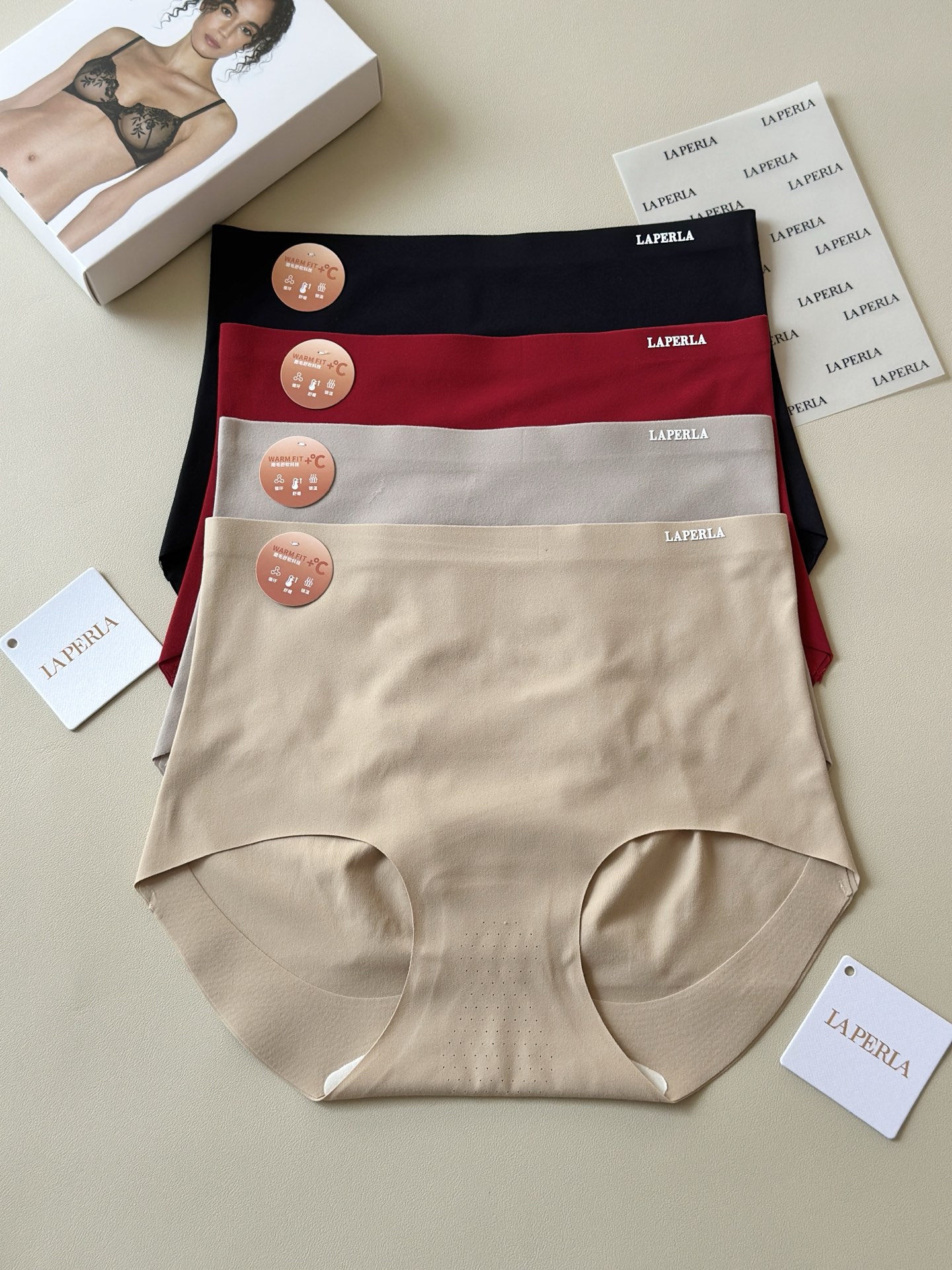 🌾LaPerla秋冬磨毛高腰收腹裤：藏在暖衣里的身材魔法颜色:四条装尺码:均码，适合80-145斤款号: