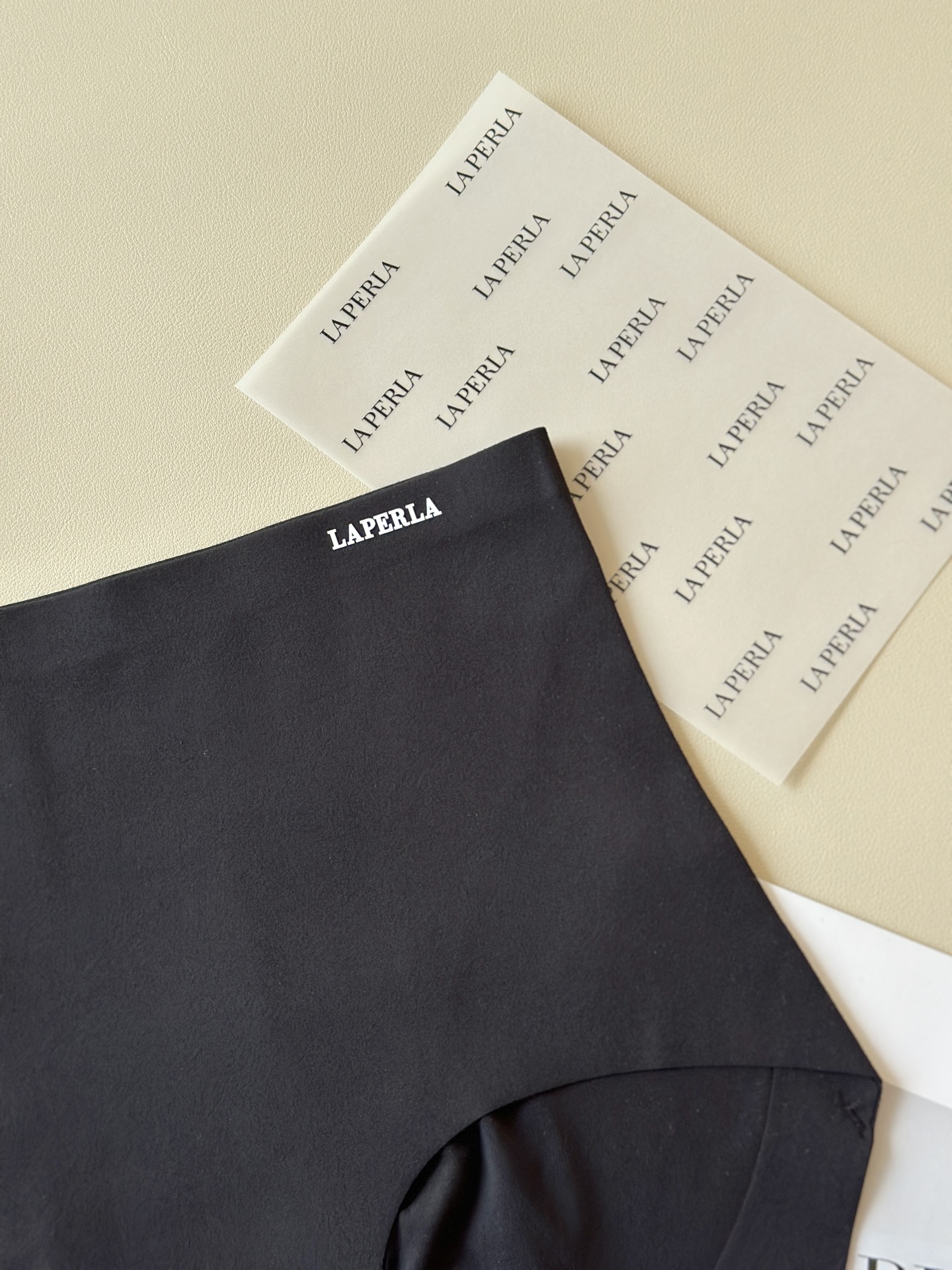 🌾LaPerla秋冬磨毛高腰收腹裤：藏在暖衣里的身材魔法颜色:四条装尺码:均码，适合80-145斤款号: