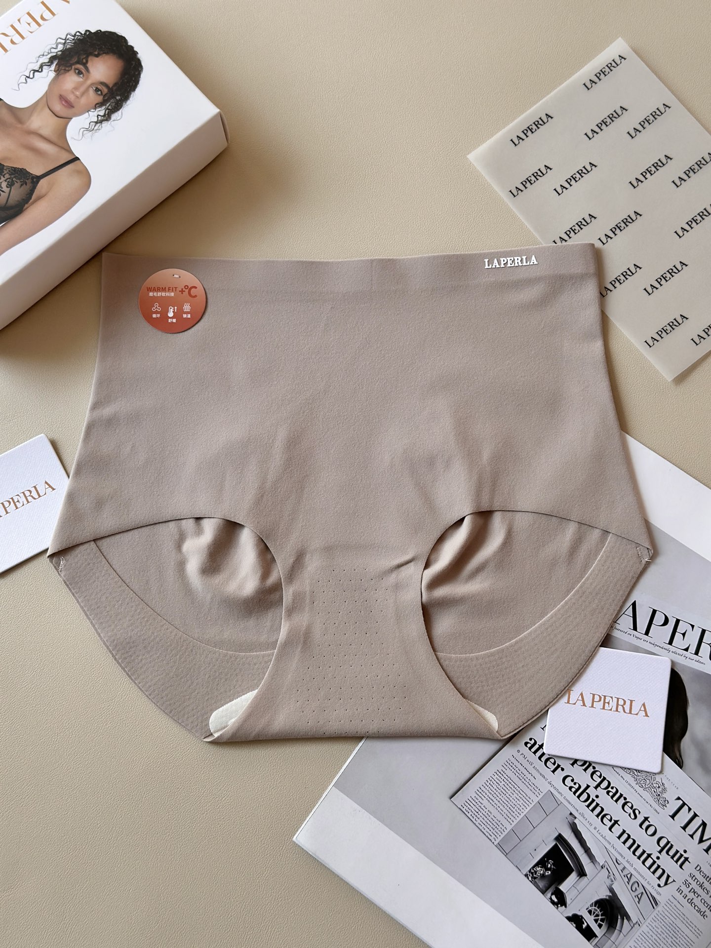 🌾LaPerla秋冬磨毛高腰收腹裤：藏在暖衣里的身材魔法颜色:四条装尺码:均码，适合80-145斤款号:
